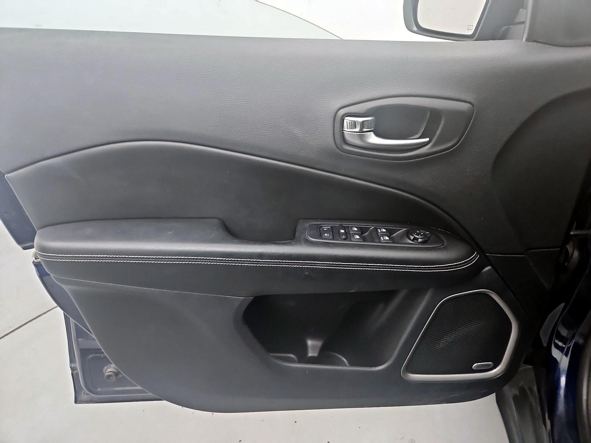 Thumbnail: 2021 Jeep Compass - 12