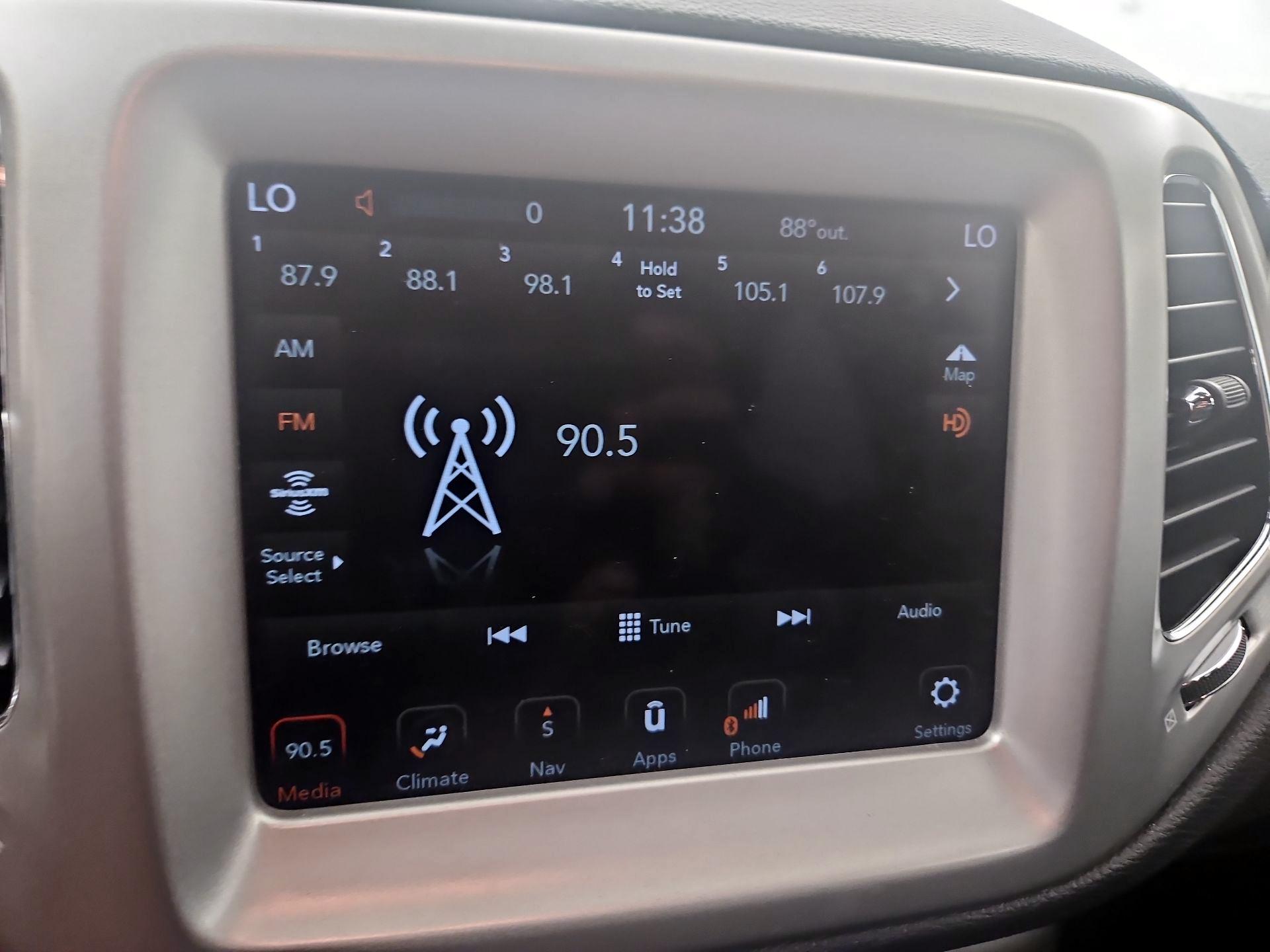 Thumbnail: 2021 Jeep Compass - 15