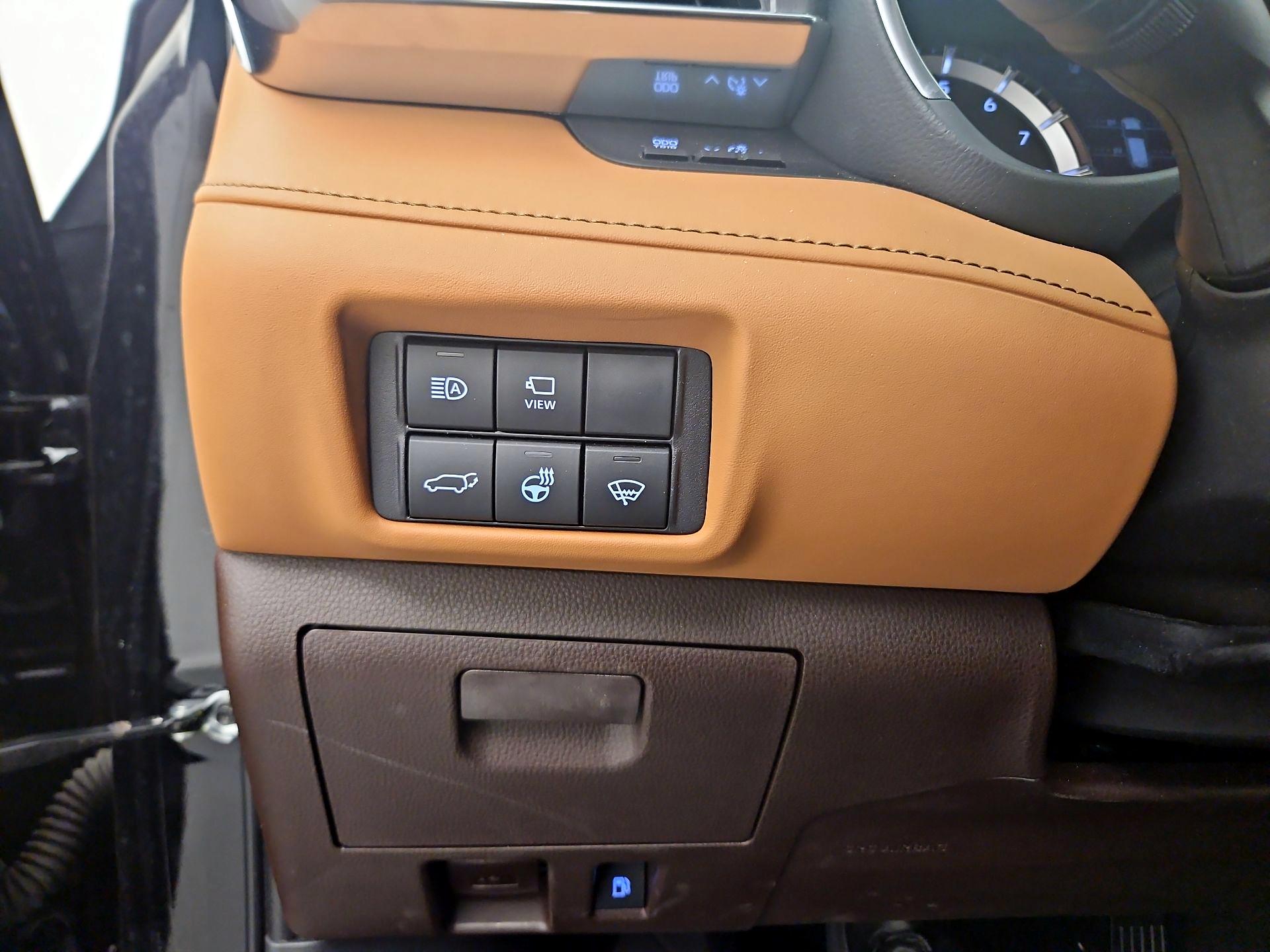 Thumbnail: 2022 Toyota Highlander - 13