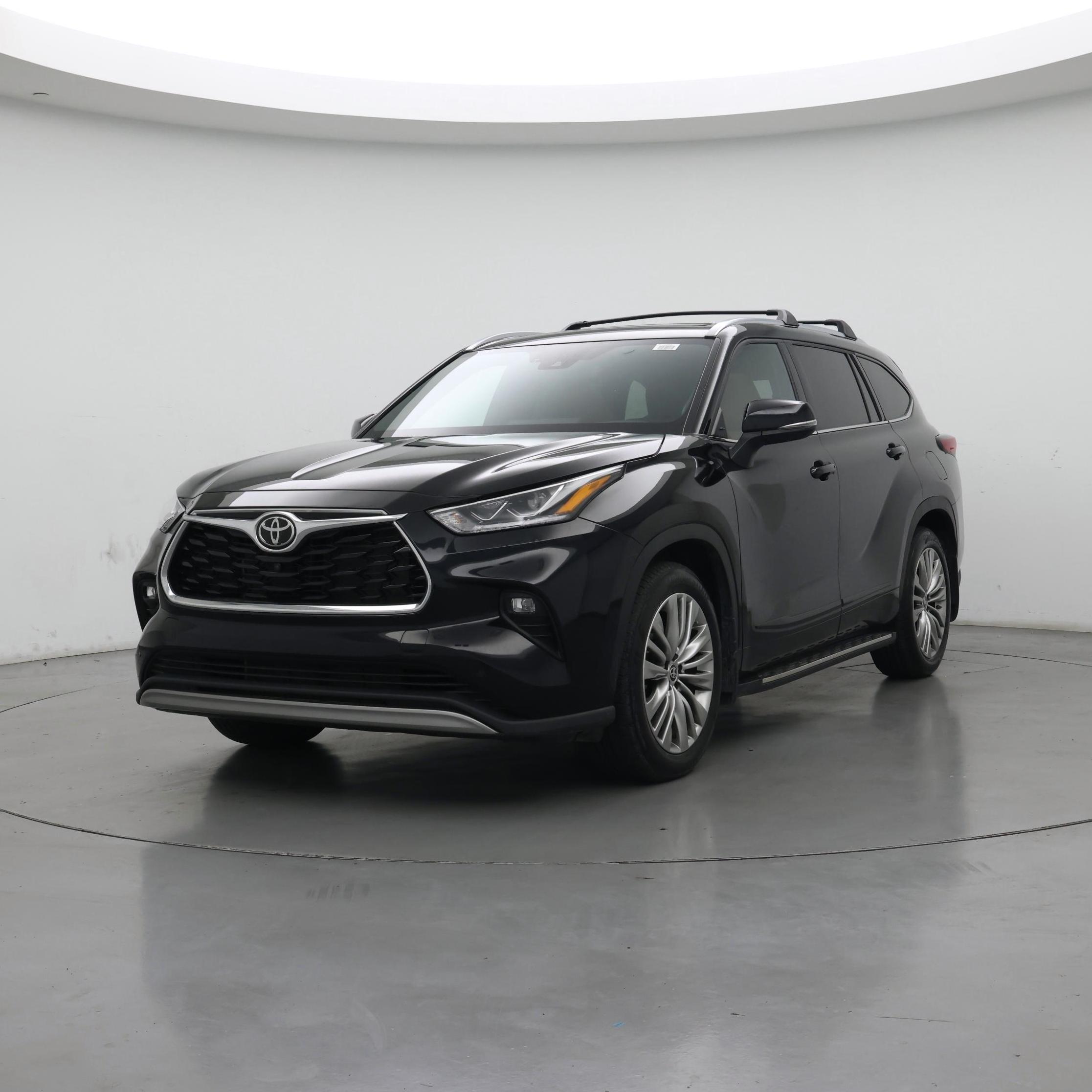 Thumbnail: 2022 Toyota Highlander - 4