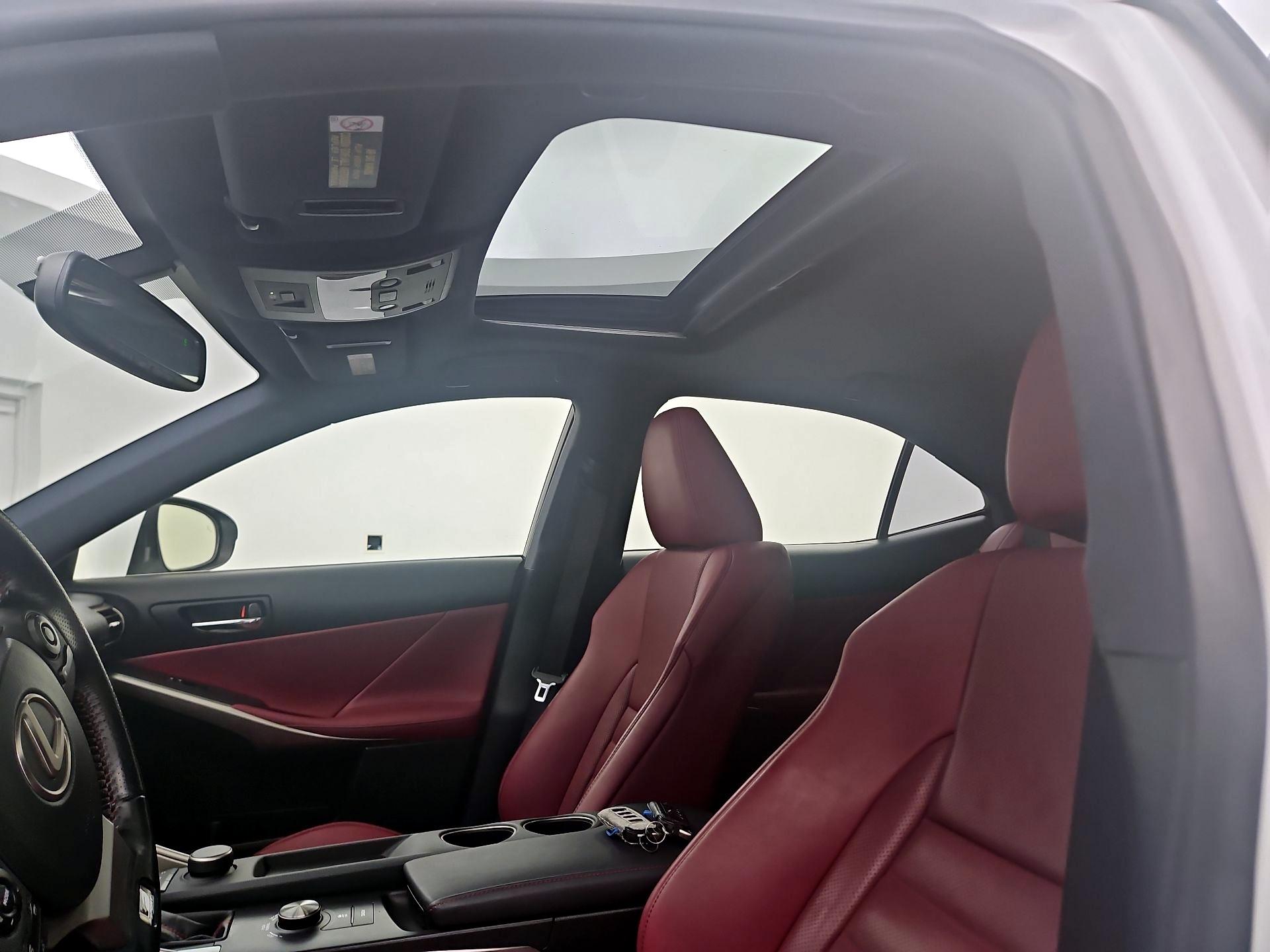 Thumbnail: 2016 Lexus IS - 18