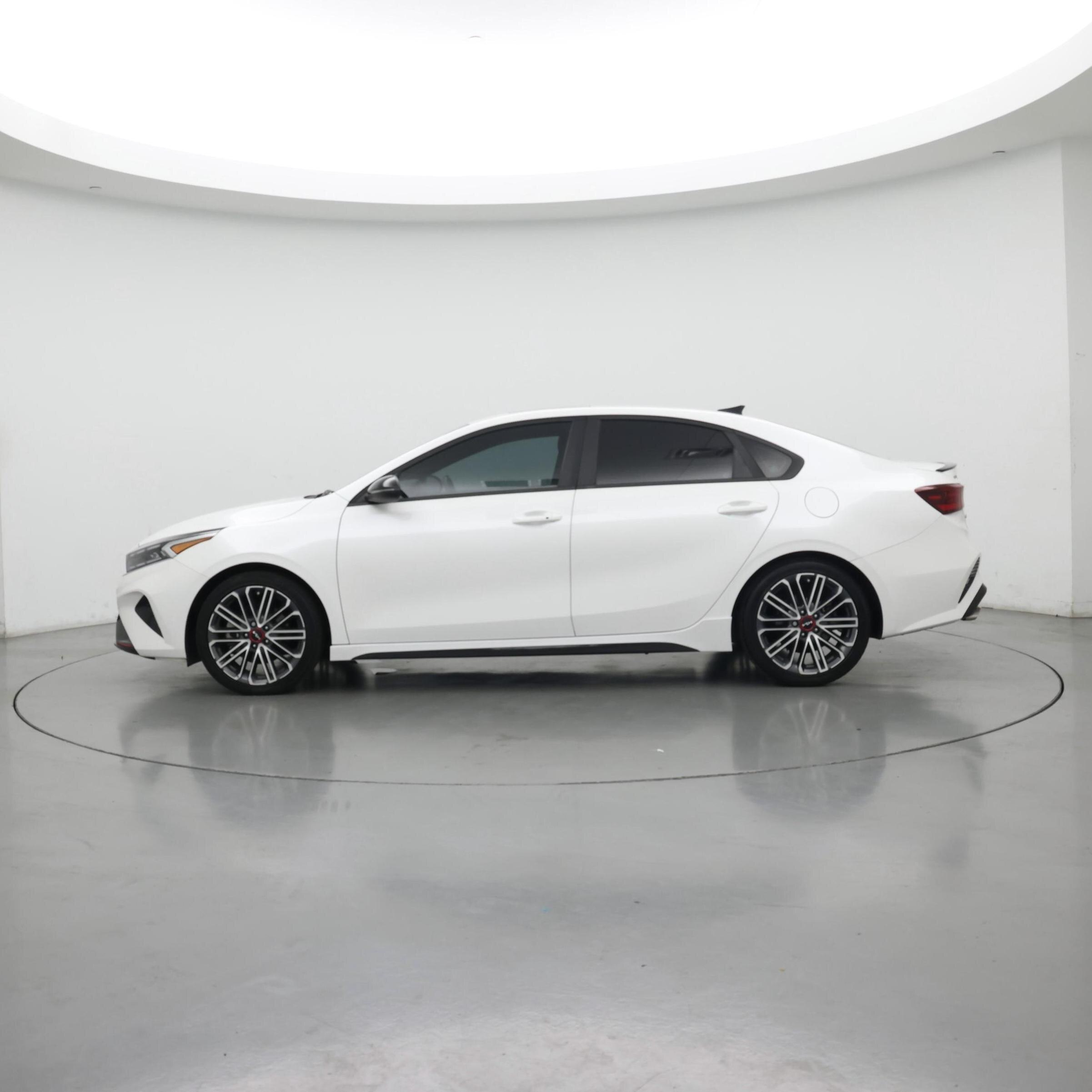 Thumbnail: 2023 Kia Forte - 3