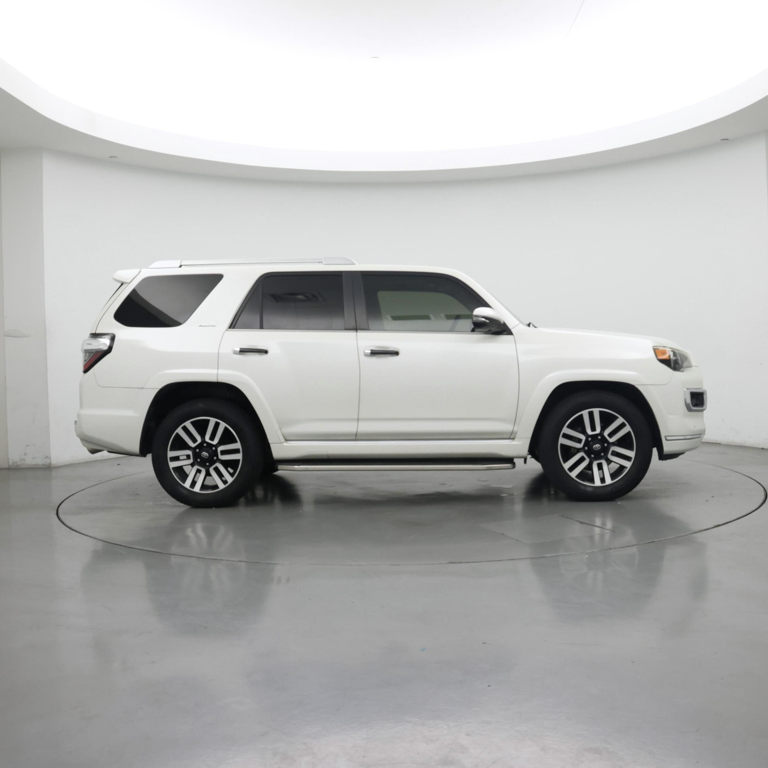 Thumbnail: 2016 Toyota 4Runner - 7