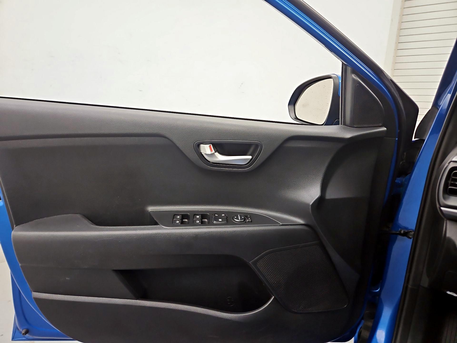 Thumbnail: 2023 Kia Rio - 12
