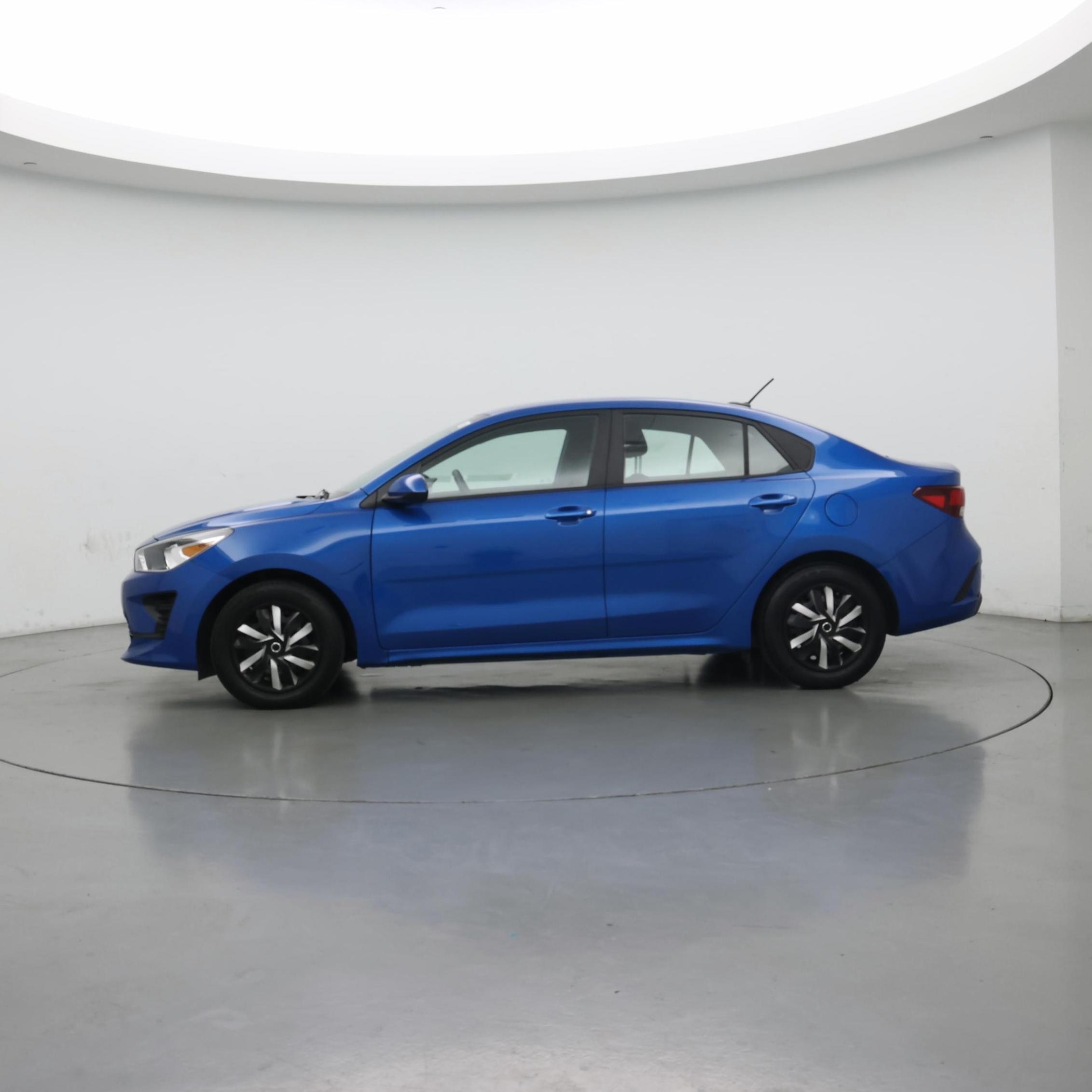 Thumbnail: 2023 Kia Rio - 3