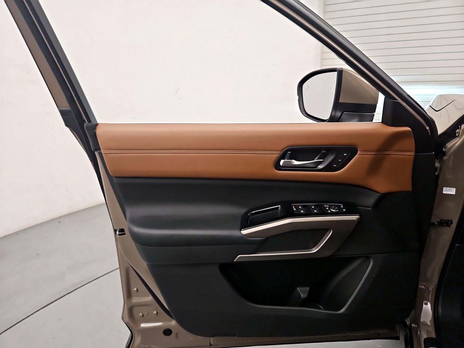 Thumbnail: 2023 Nissan Pathfinder - 12