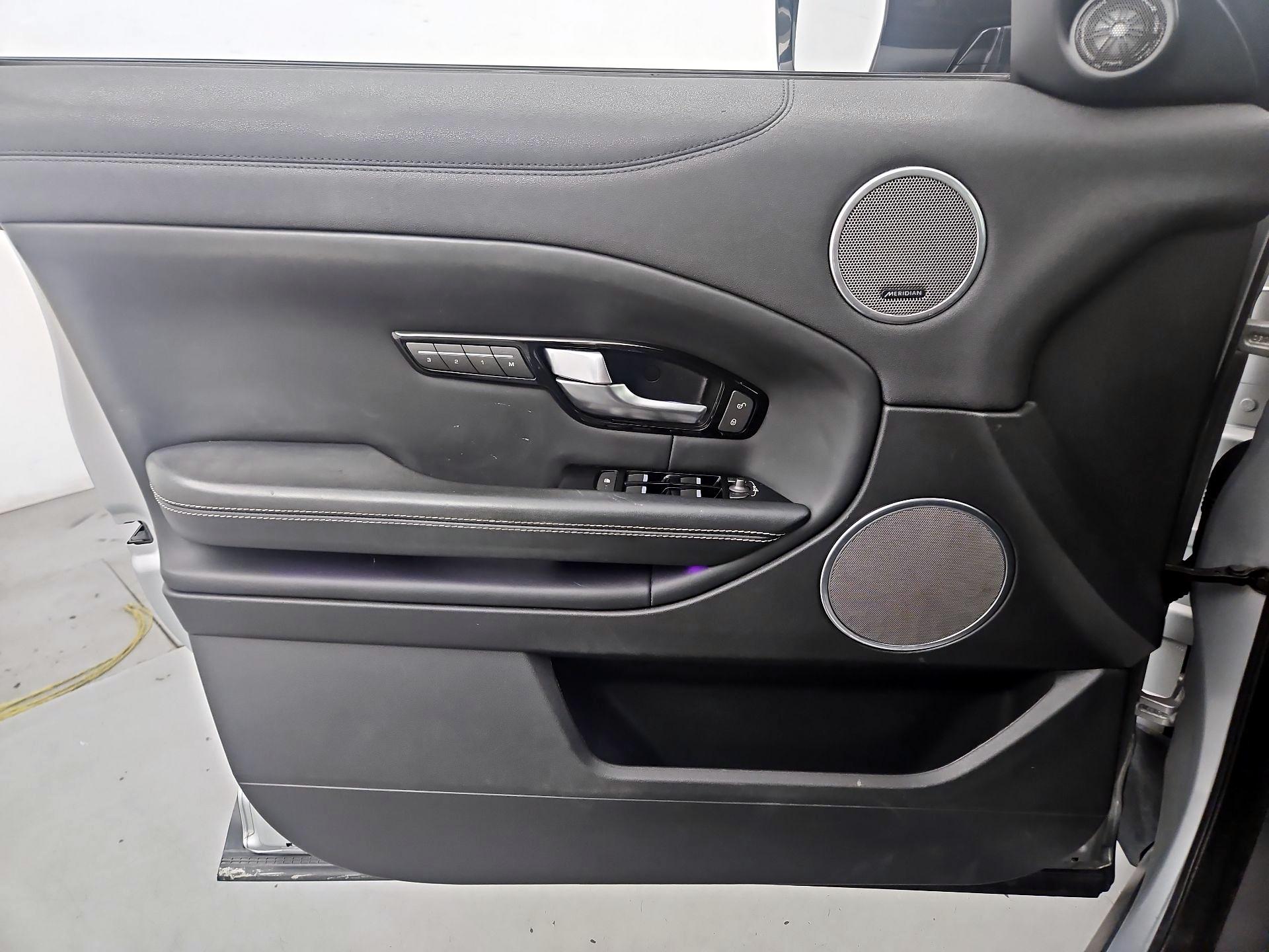 Thumbnail: 2016 Land Rover Range Rover Evoque - 12