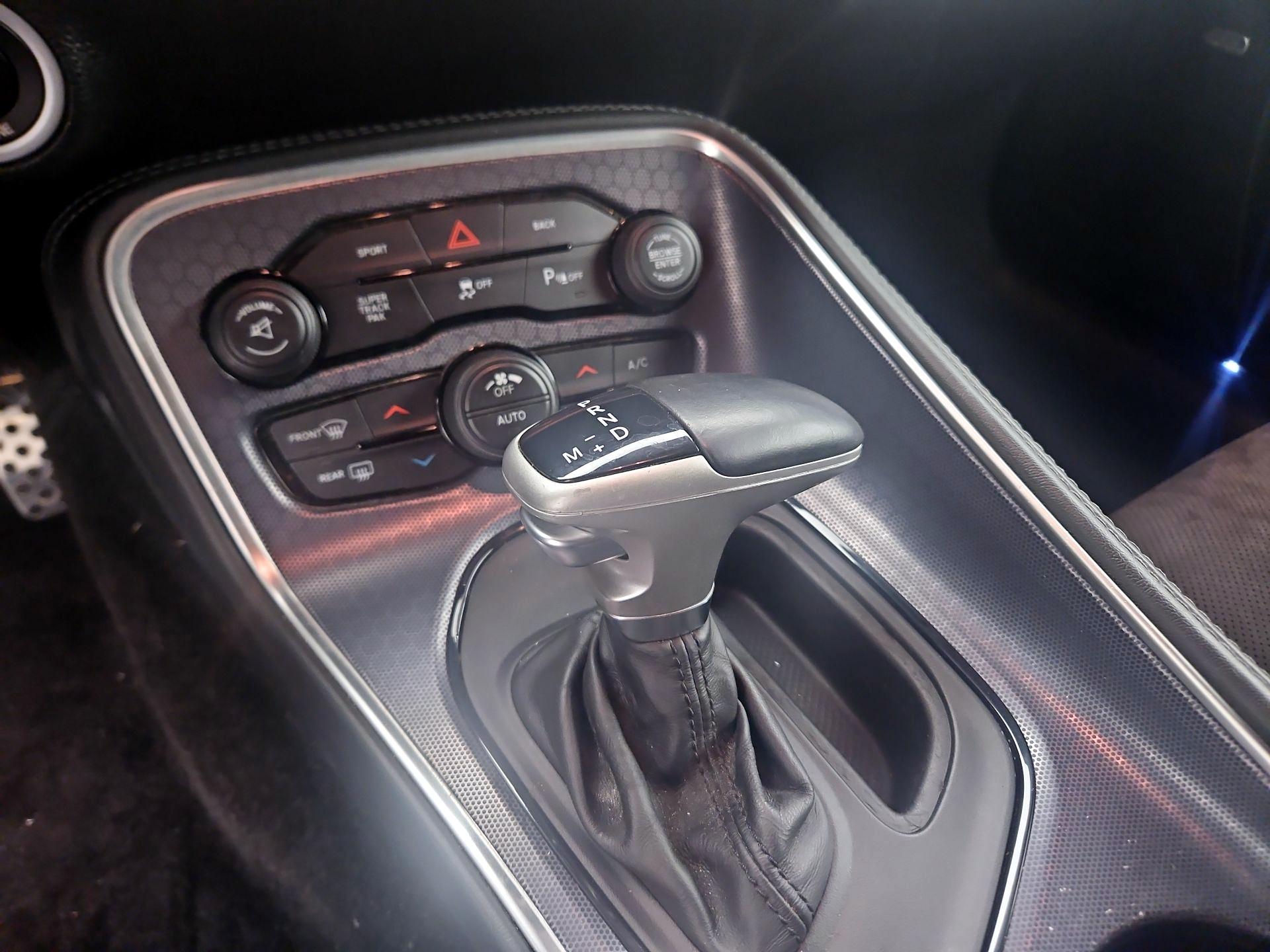 Thumbnail: 2015 Dodge Challenger - 16