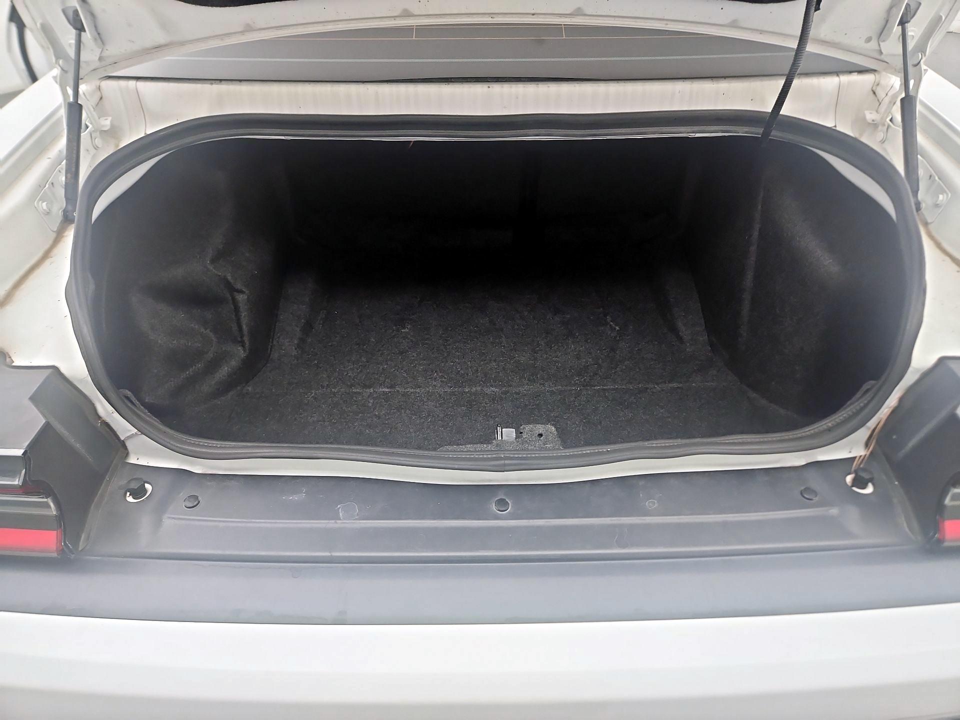 Thumbnail: 2015 Dodge Challenger - 17