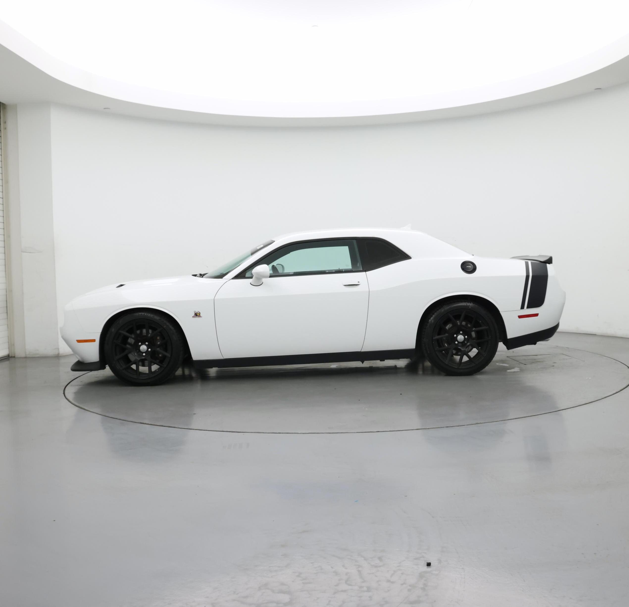 Thumbnail: 2015 Dodge Challenger - 3
