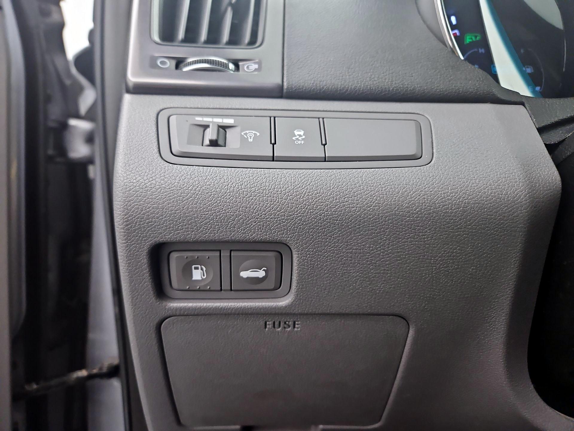 Thumbnail: 2015 Hyundai Sonata - 13