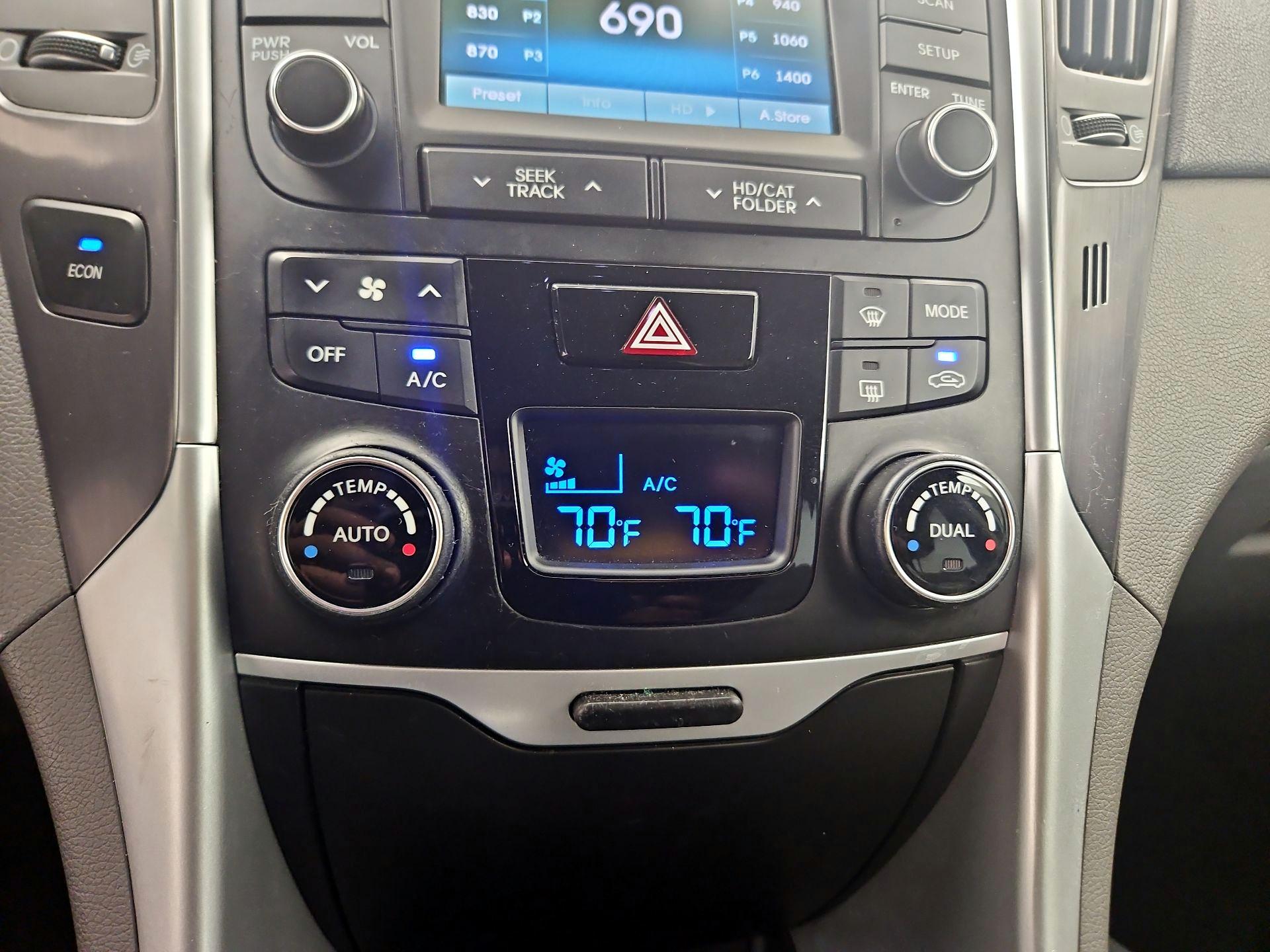 Thumbnail: 2015 Hyundai Sonata - 16