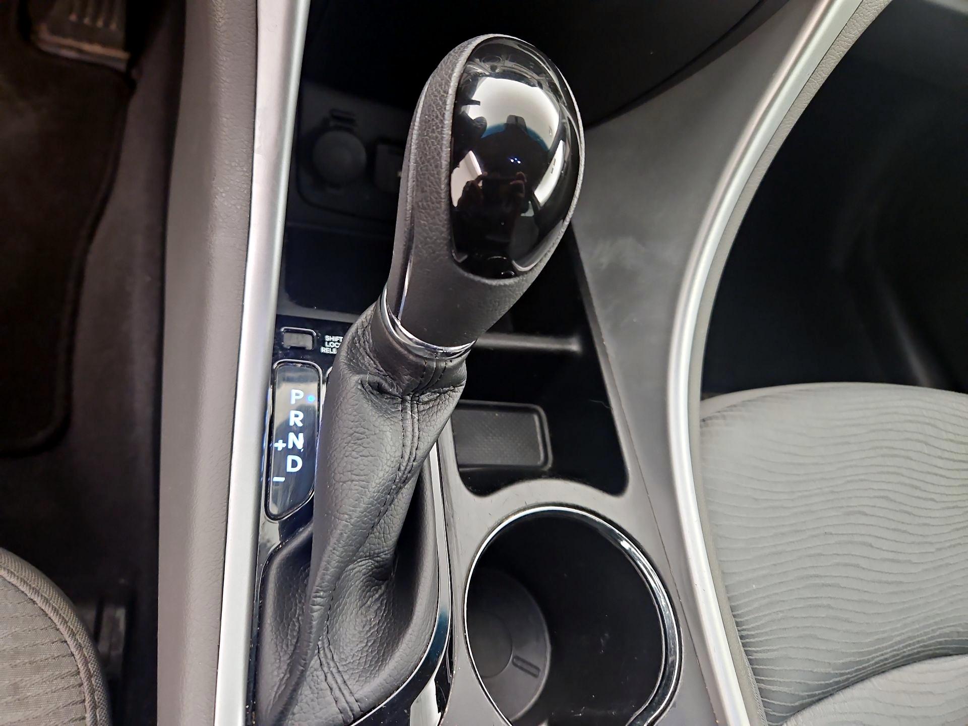 Thumbnail: 2015 Hyundai Sonata - 17