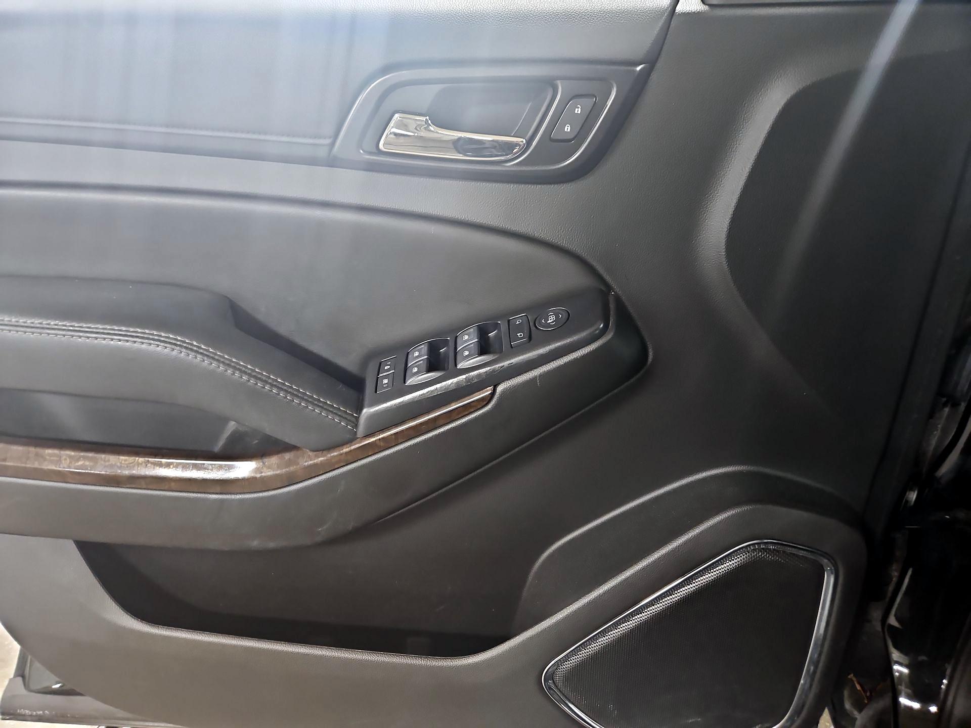 Thumbnail: 2018 Chevrolet Suburban - 12