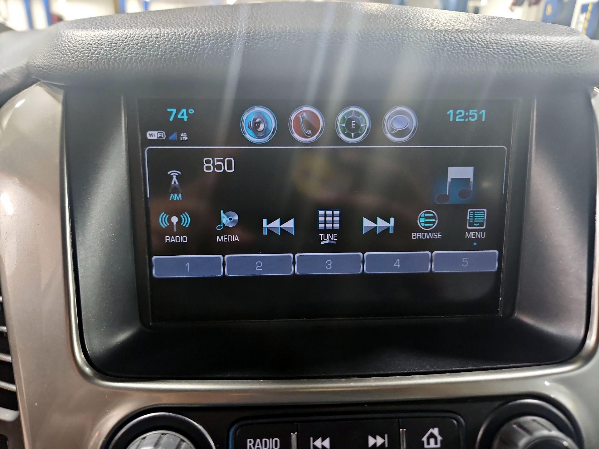 Thumbnail: 2018 Chevrolet Suburban - 16