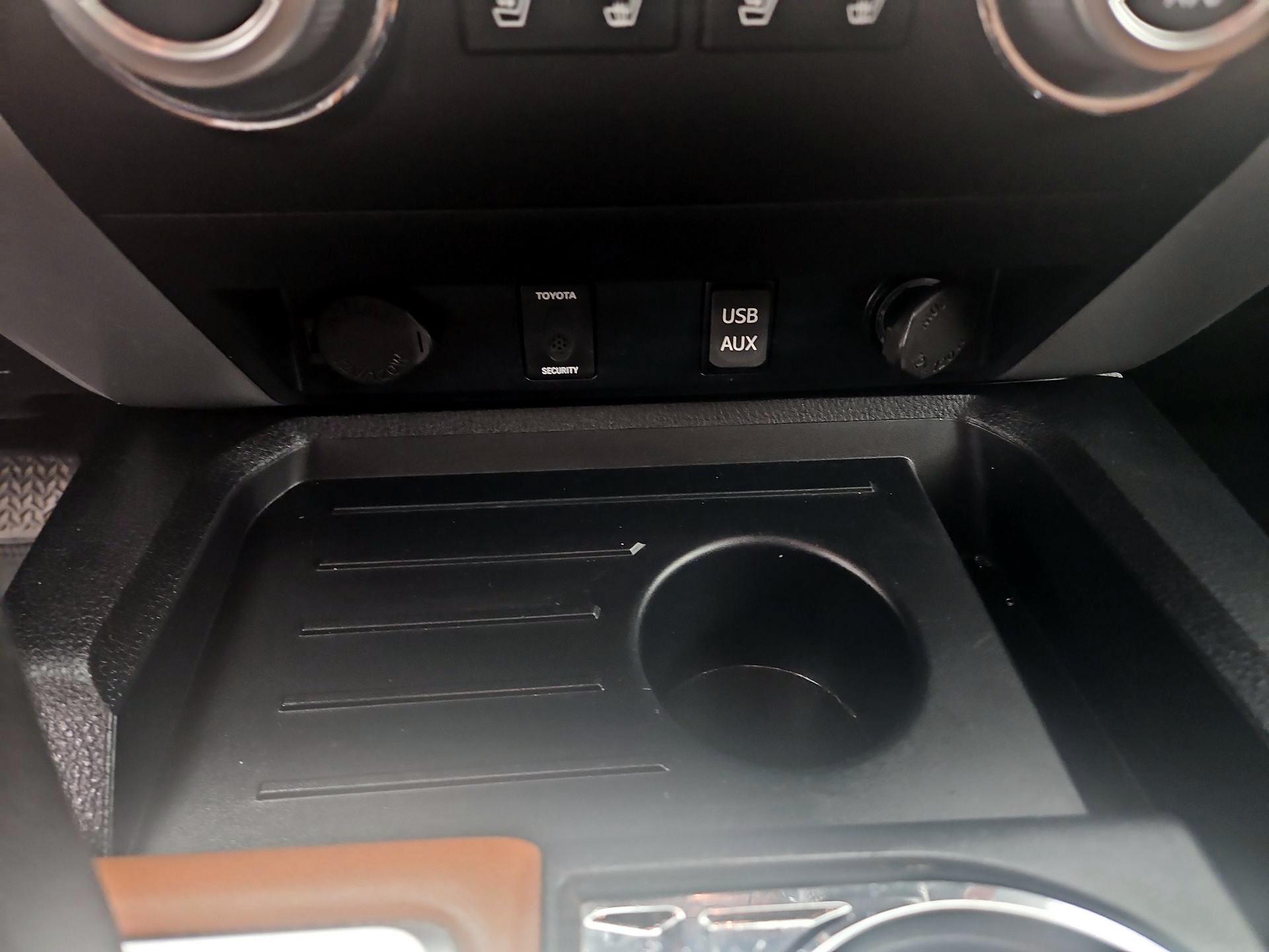 Thumbnail: 2019 Toyota Tundra - 18