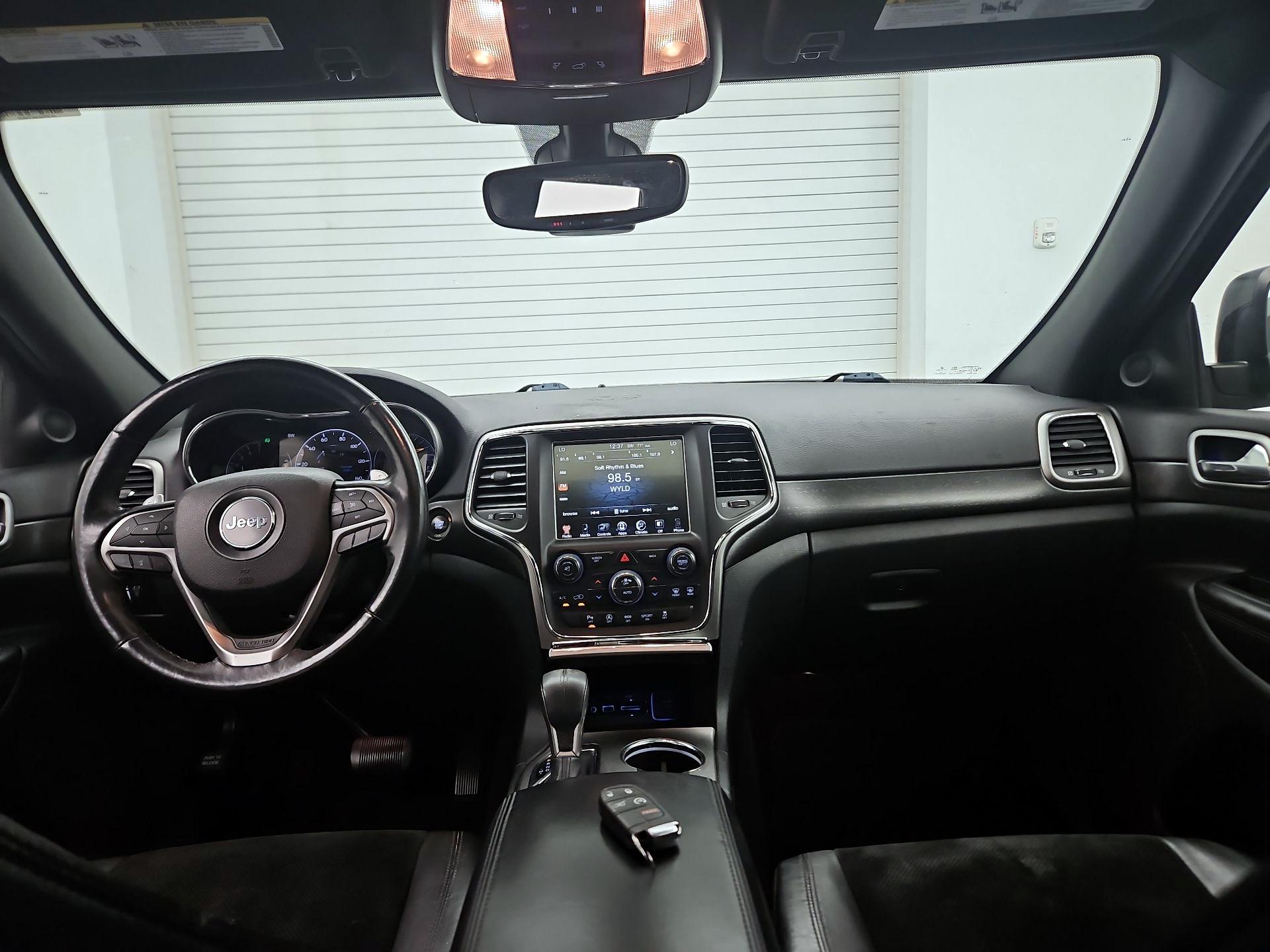 Thumbnail: 2017 Jeep Grand Cherokee - 9