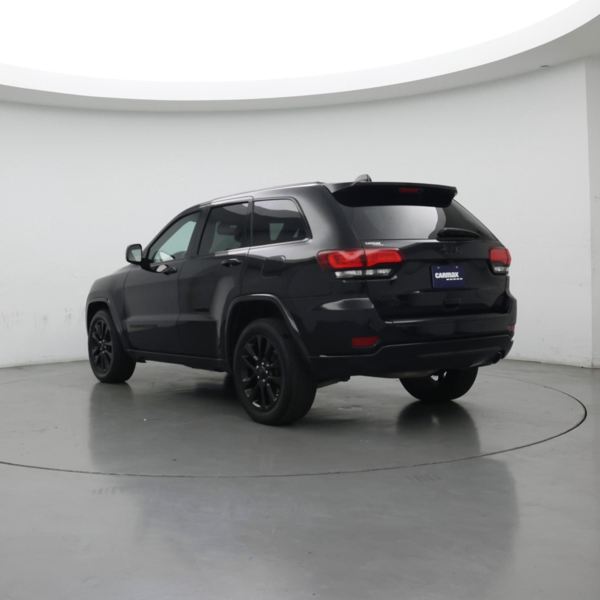 Thumbnail: 2017 Jeep Grand Cherokee - 2