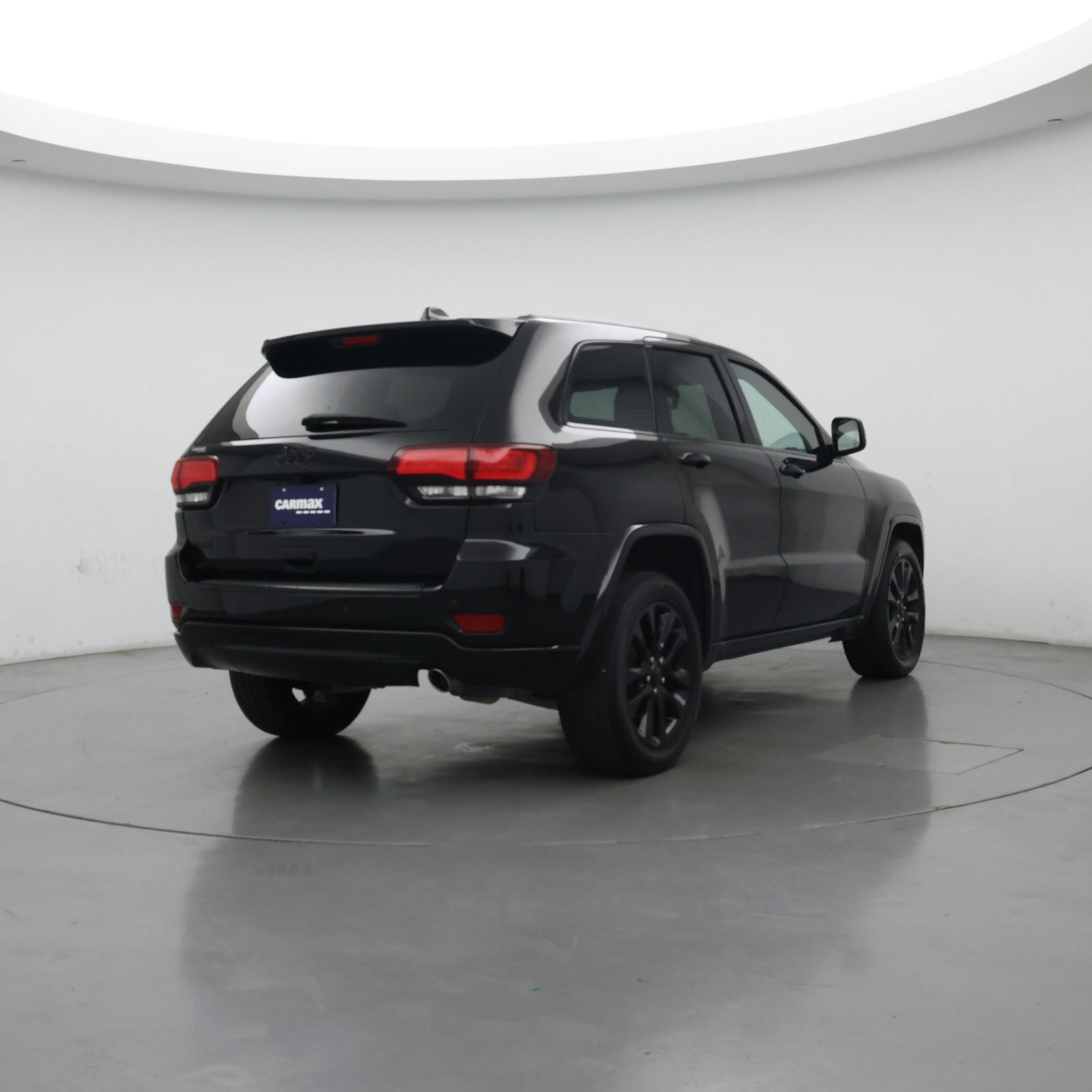 Thumbnail: 2017 Jeep Grand Cherokee - 8