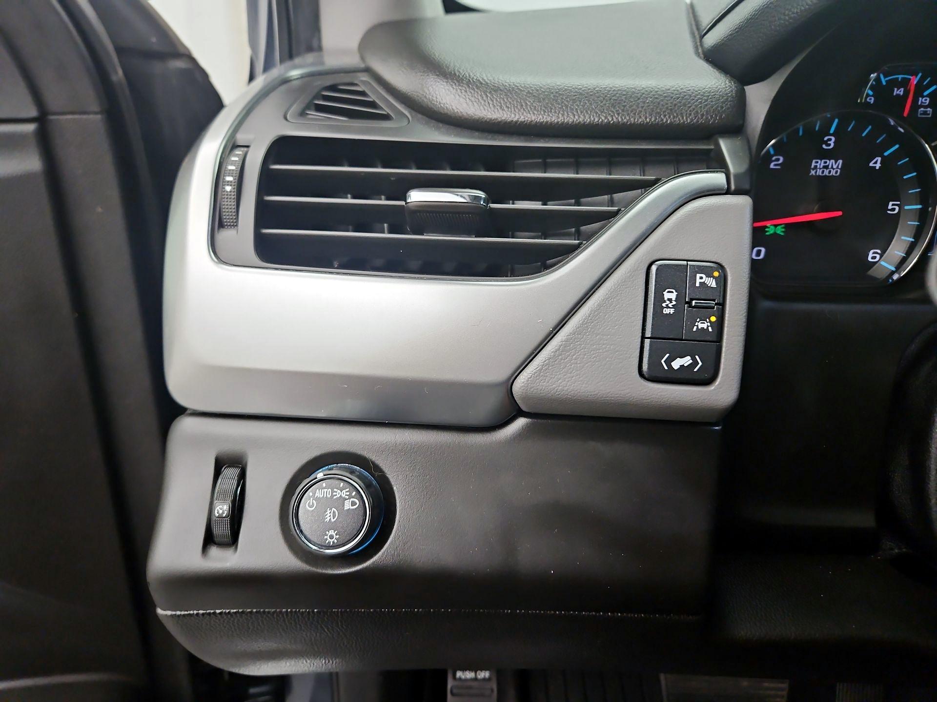 Thumbnail: 2019 Chevrolet Tahoe - 13