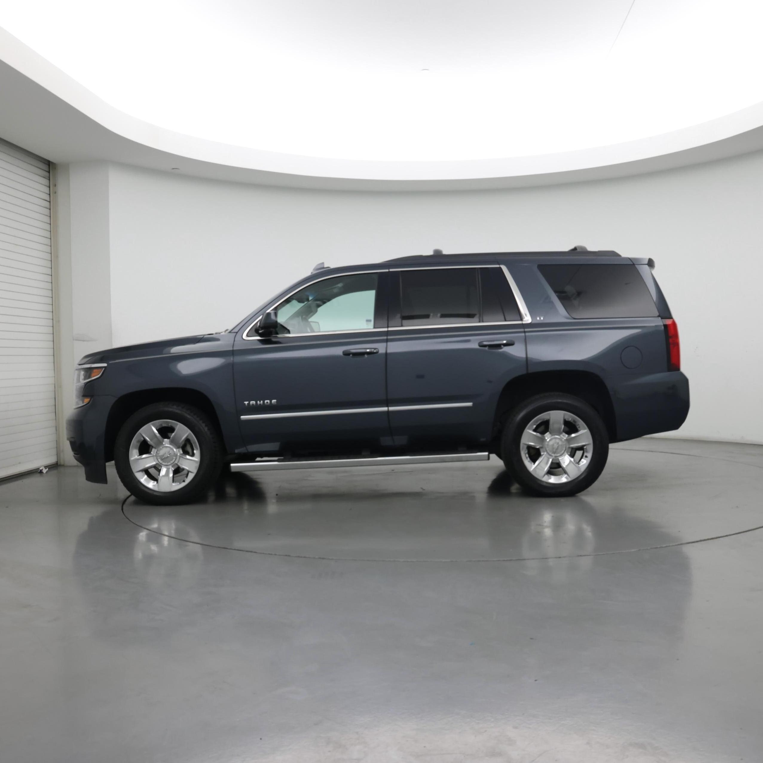 Thumbnail: 2019 Chevrolet Tahoe - 3