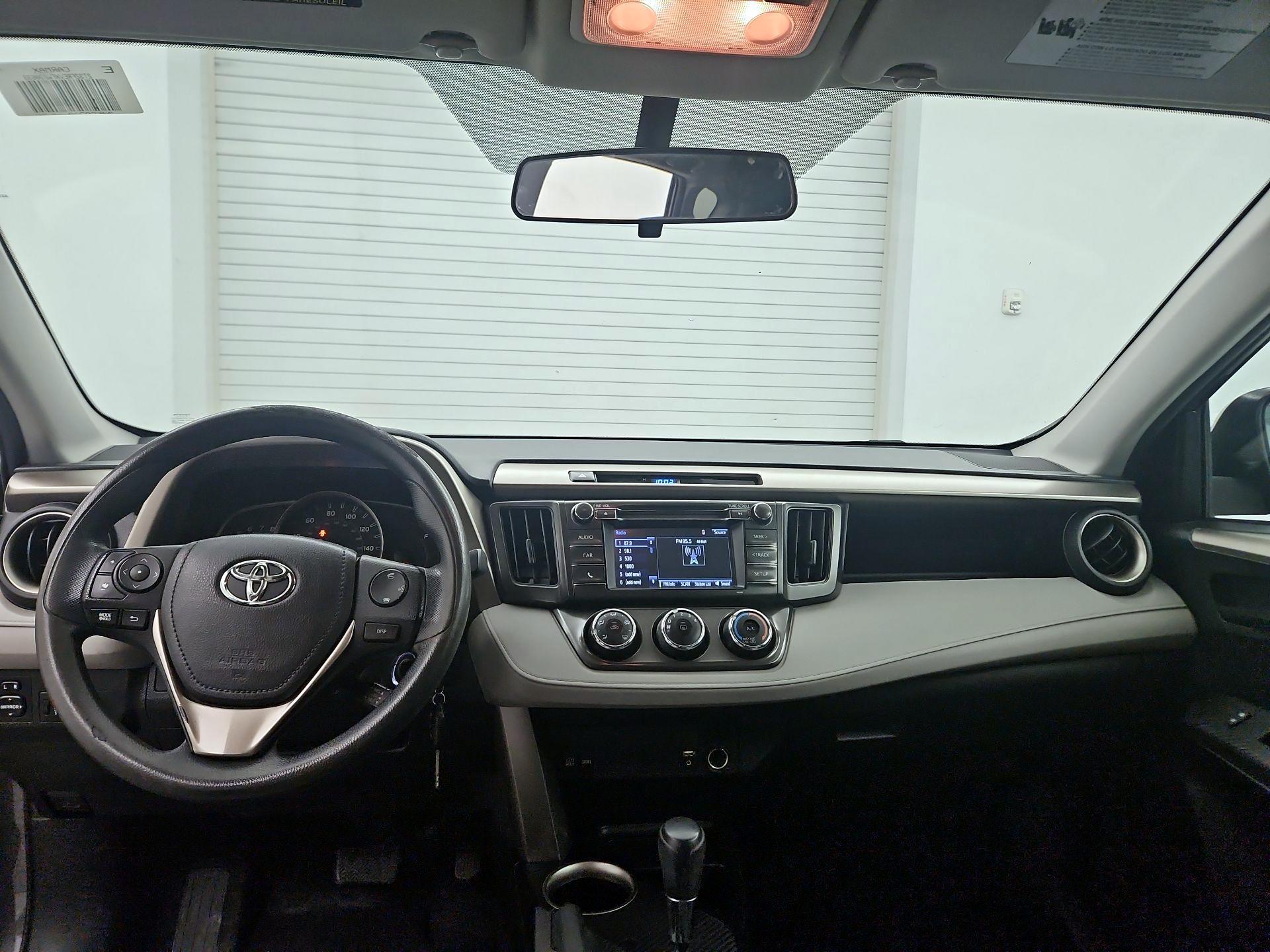 Thumbnail: 2015 Toyota RAV4 - 9