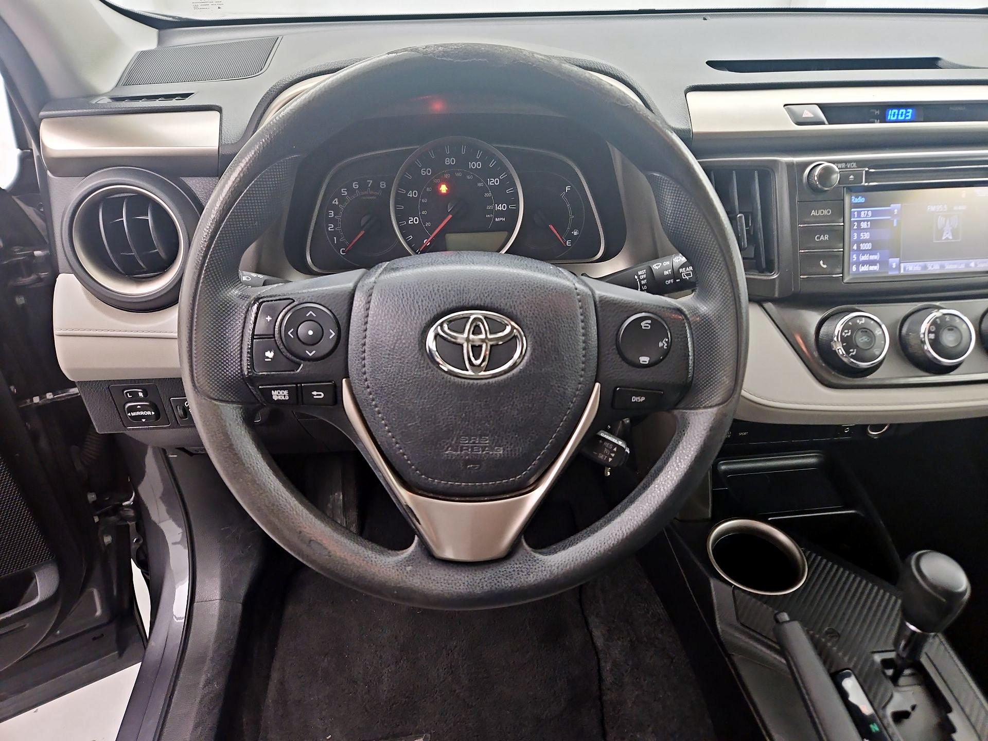 Thumbnail: 2015 Toyota RAV4 - 10