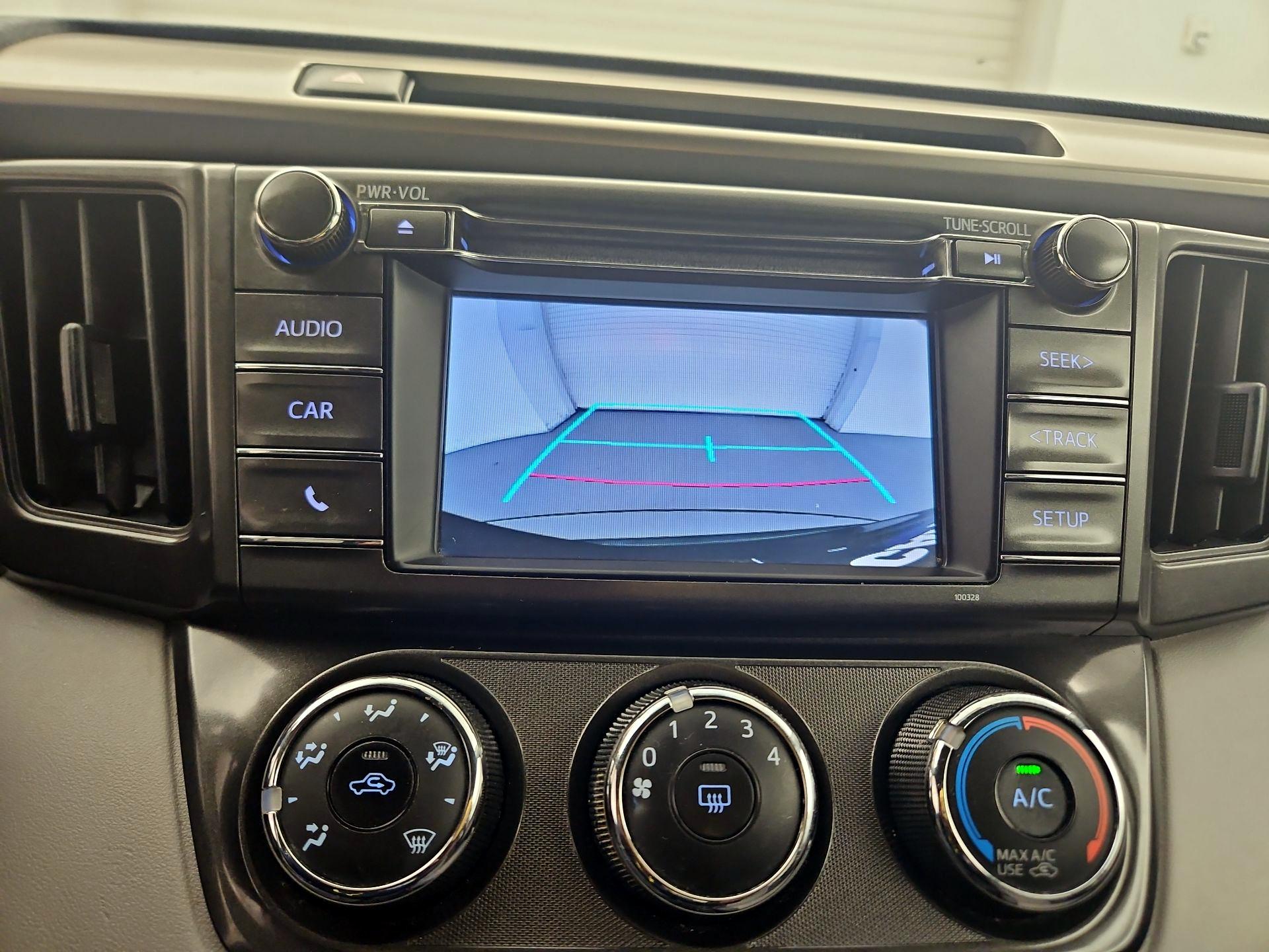 Thumbnail: 2015 Toyota RAV4 - 13