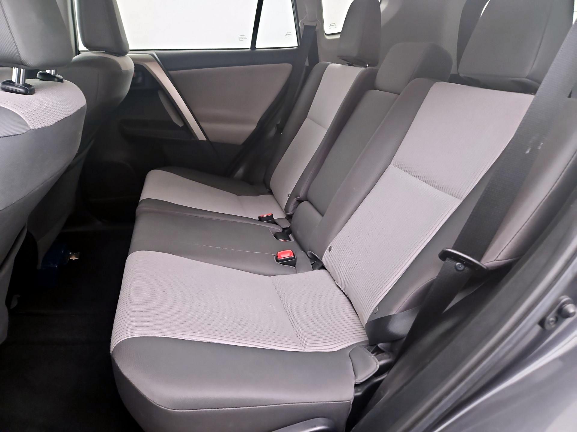 Thumbnail: 2015 Toyota RAV4 - 18