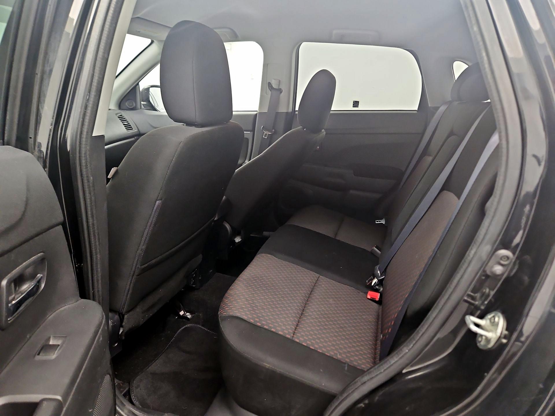 Thumbnail: 2017 Mitsubishi Outlander Sport - 18