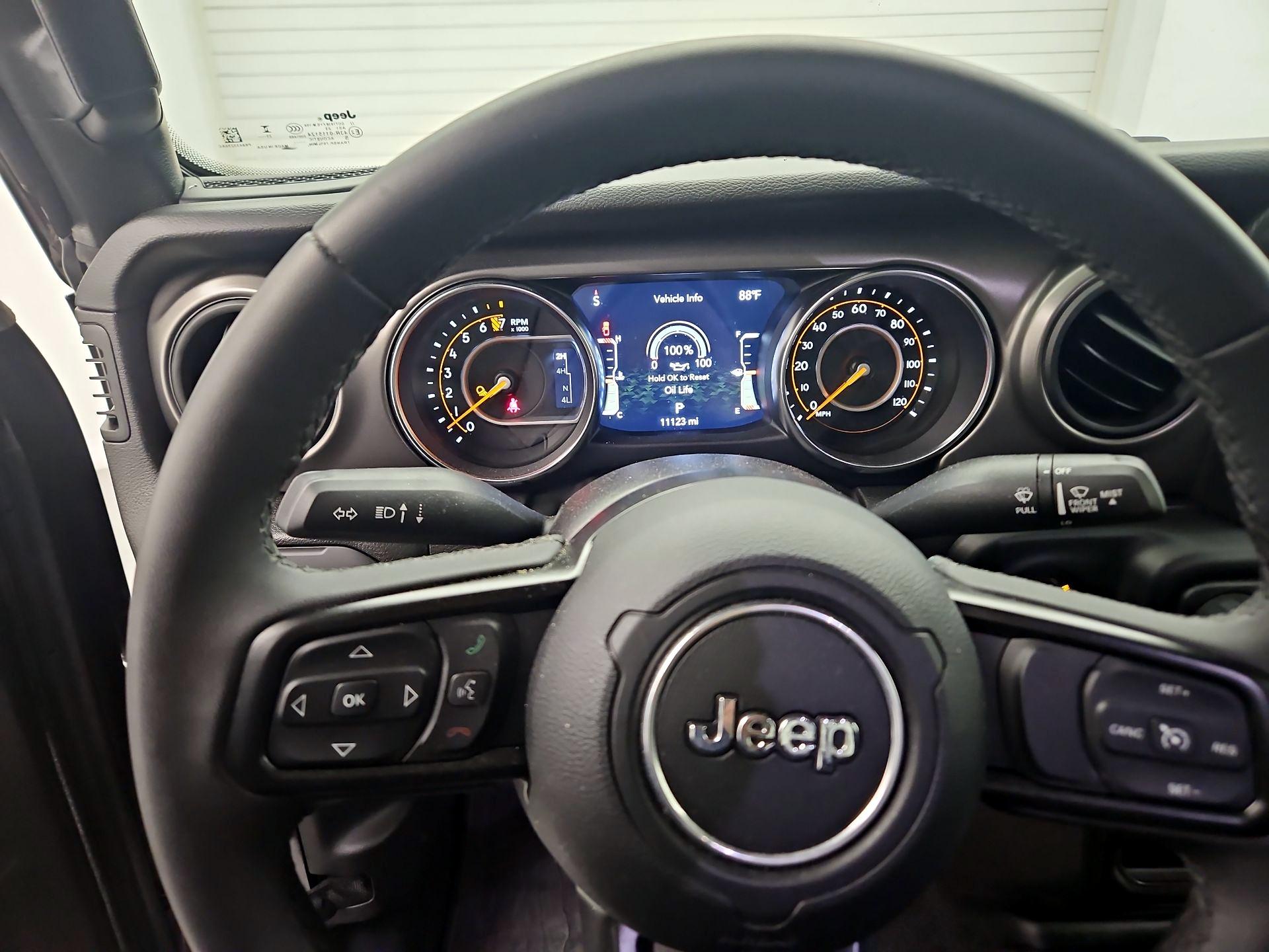 Thumbnail: 2023 Jeep Gladiator - 10