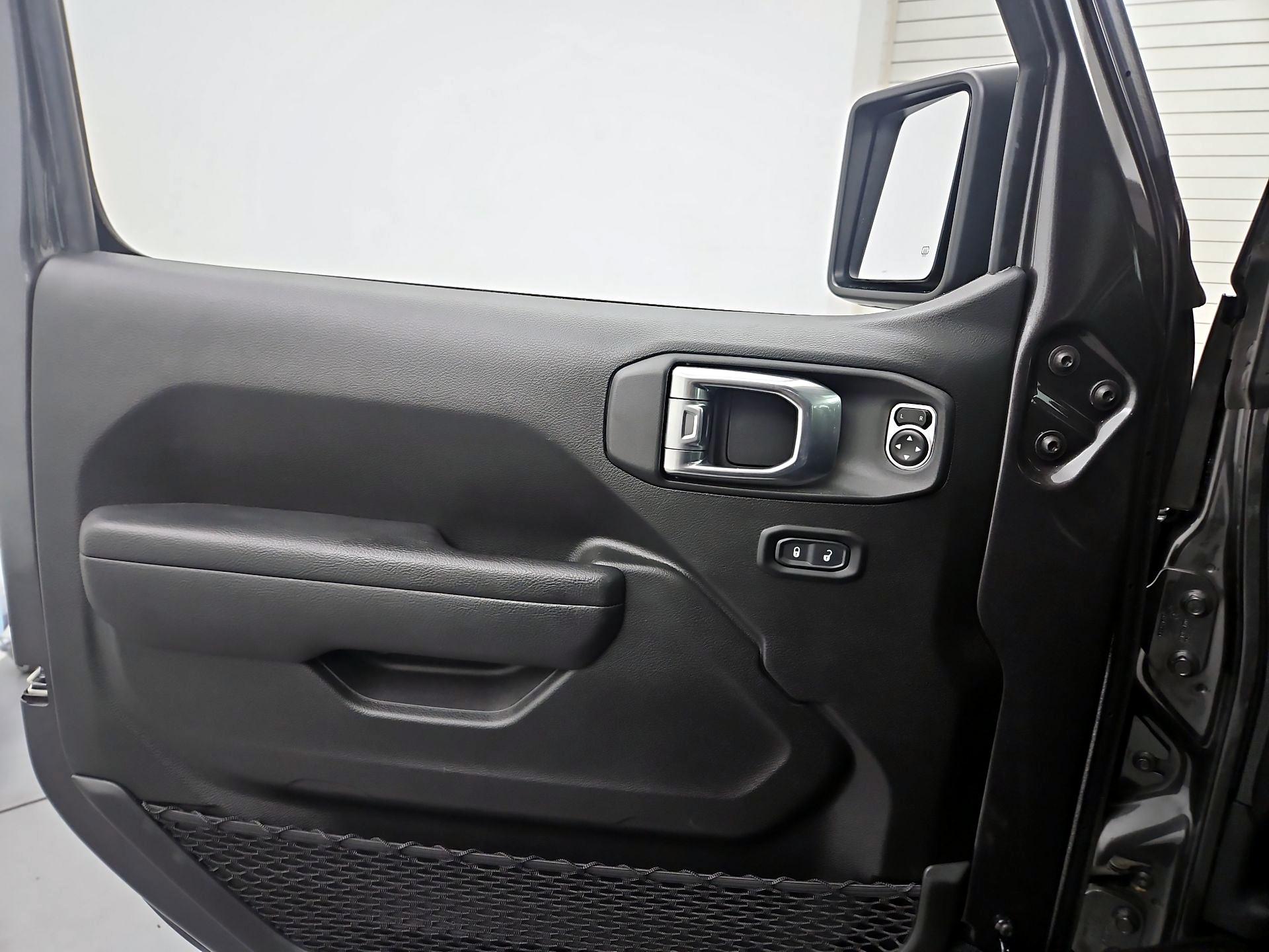 Thumbnail: 2023 Jeep Gladiator - 12