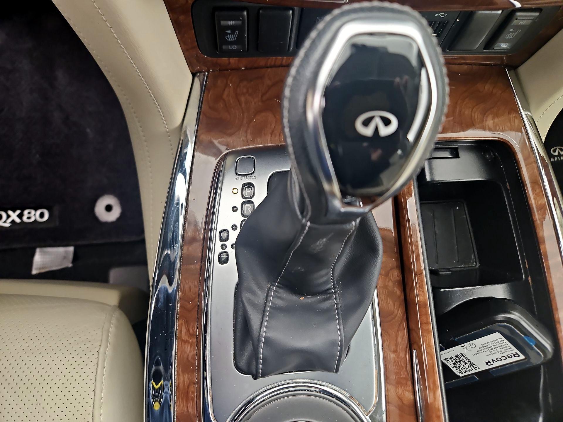 Thumbnail: 2019 INFINITI QX80 - 16