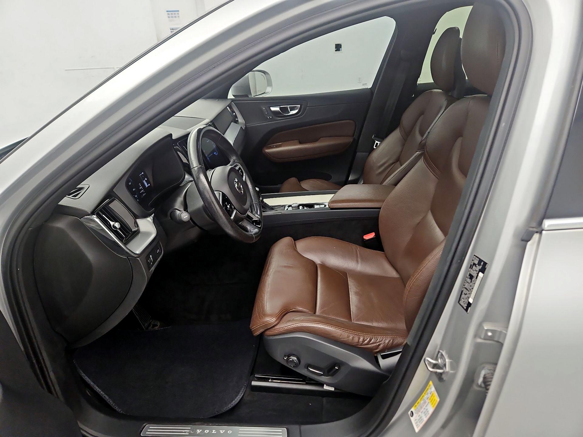 Thumbnail: 2019 Volvo XC60 - 11