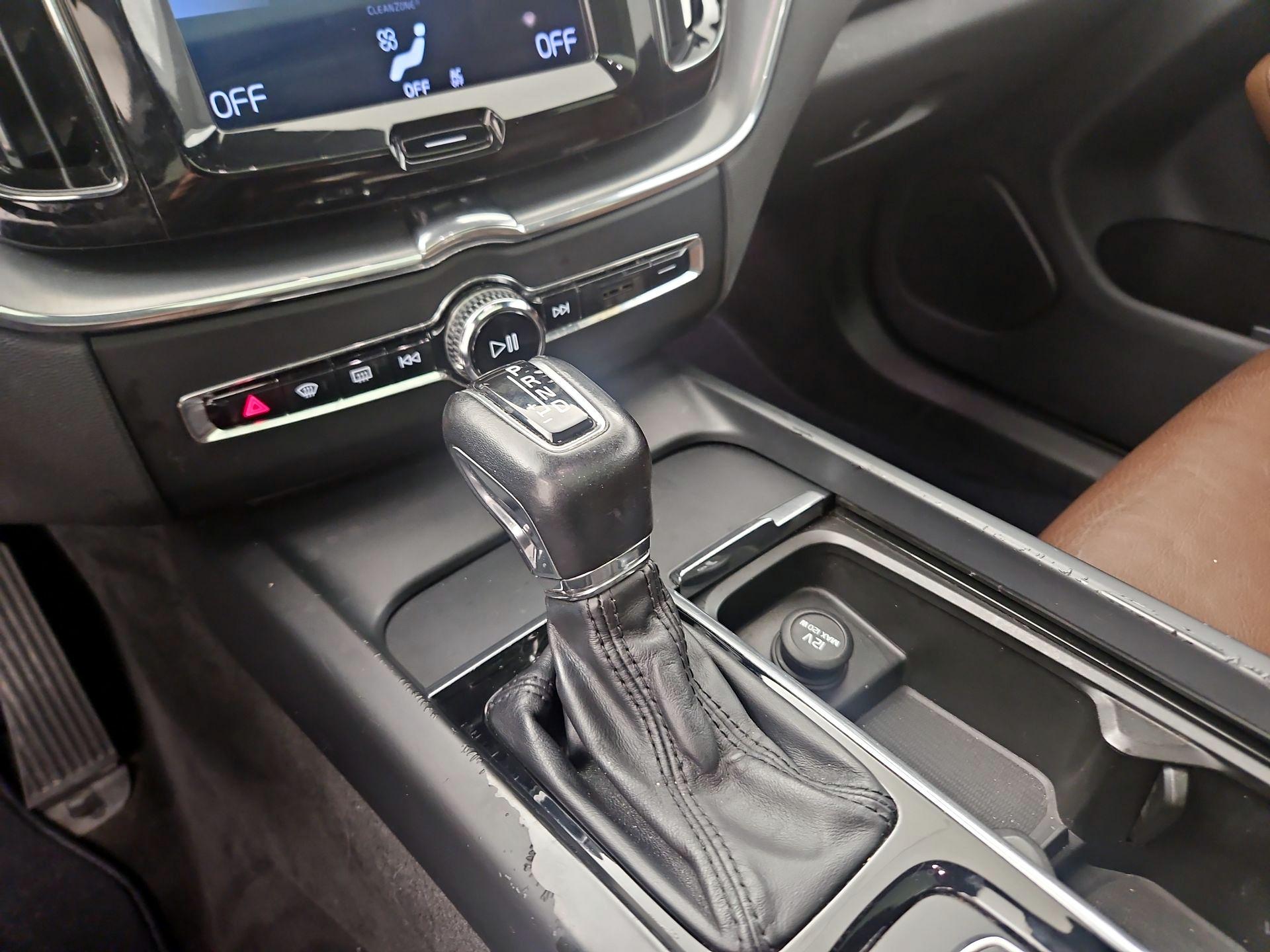 Thumbnail: 2019 Volvo XC60 - 15