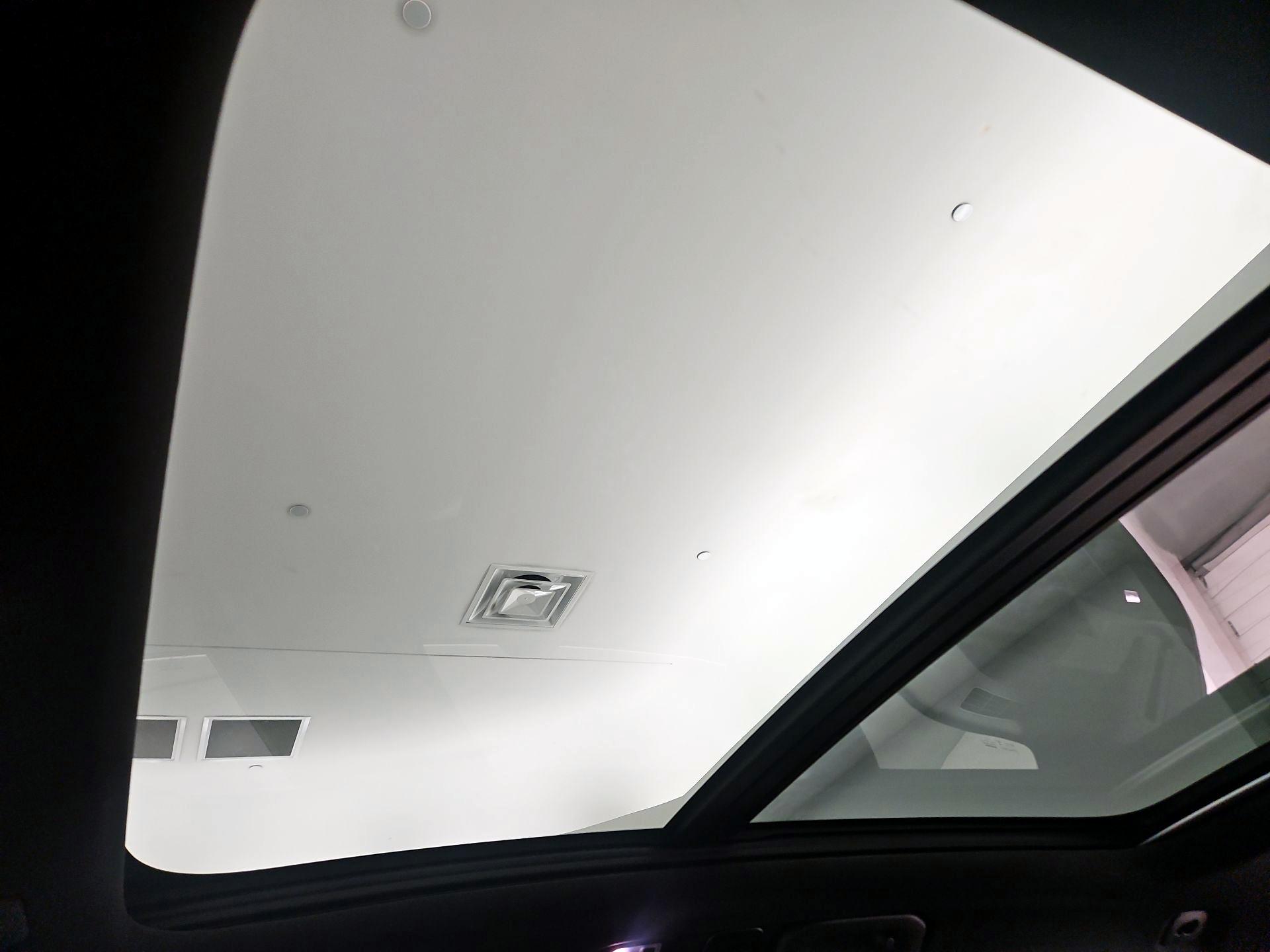 Thumbnail: 2019 Volvo XC60 - 16