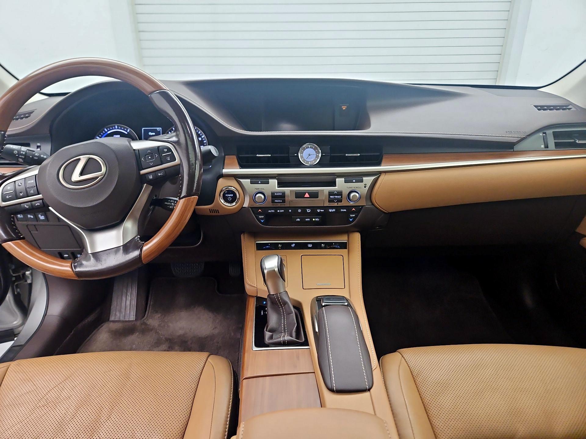 Thumbnail: 2016 Lexus ES - 9