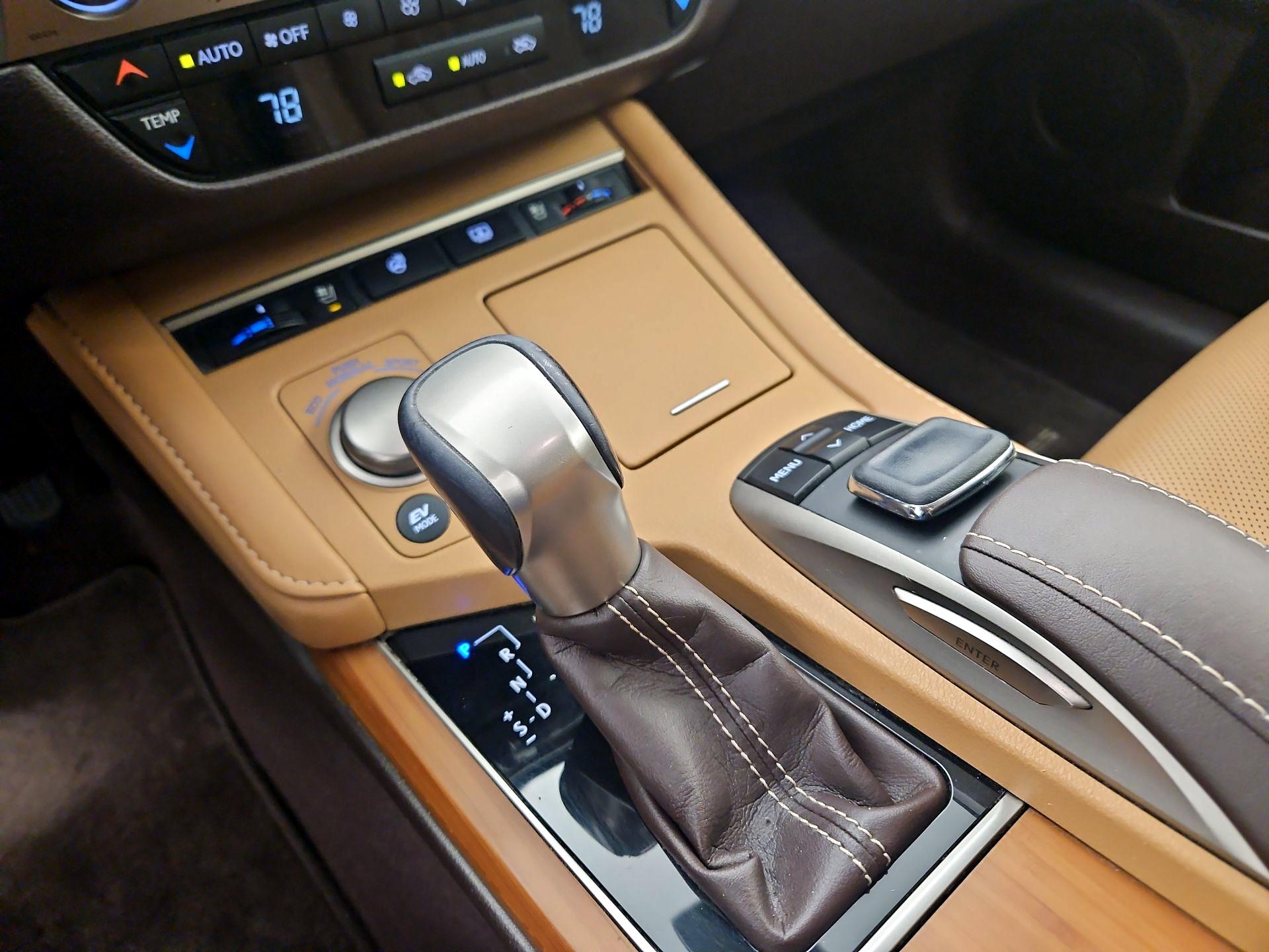 Thumbnail: 2016 Lexus ES - 15