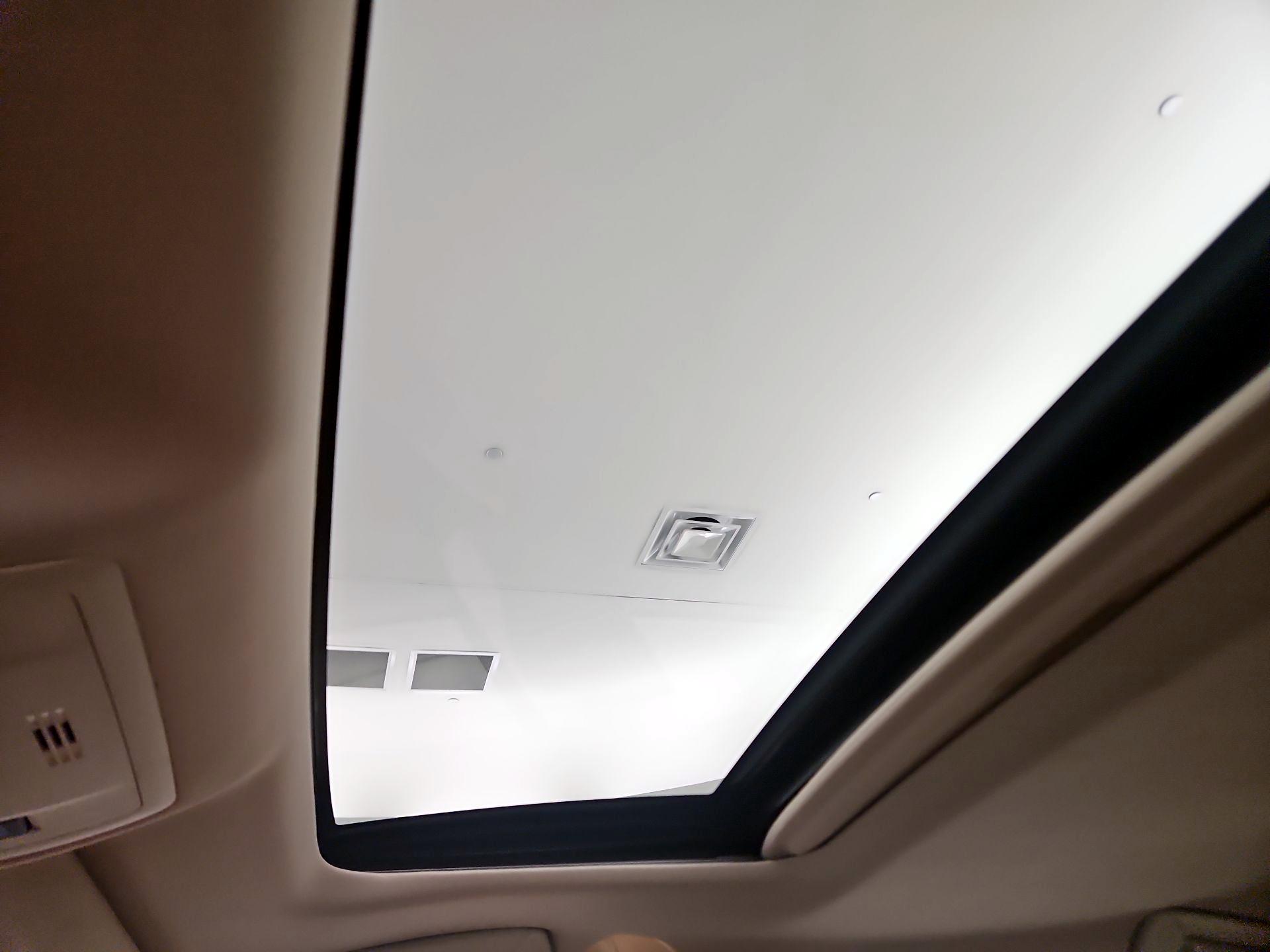 Thumbnail: 2016 Lexus ES - 16