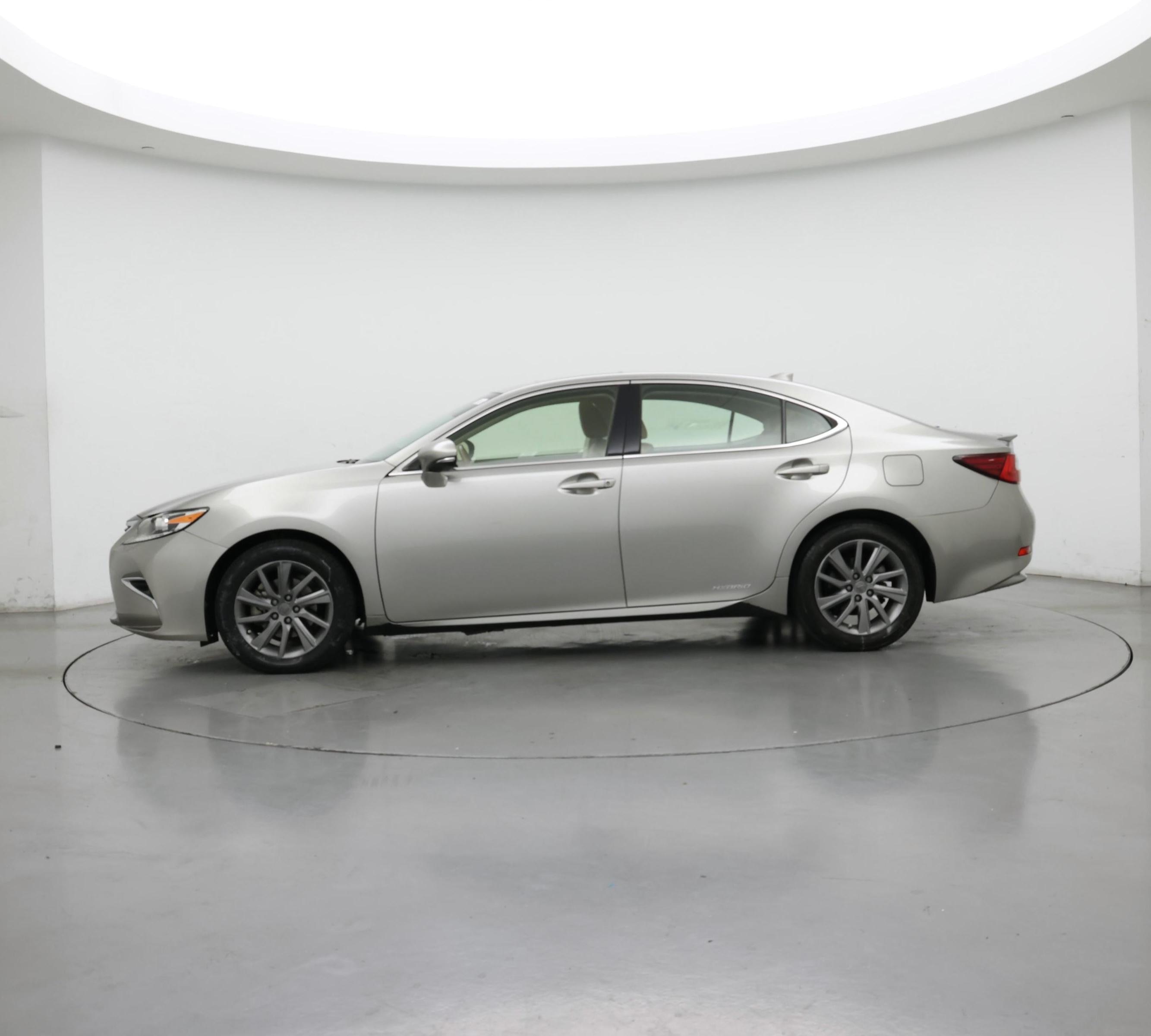 Thumbnail: 2016 Lexus ES - 3
