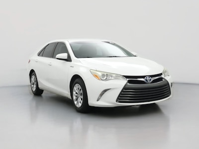 White 2015 Toyota Camry Hybrid LE