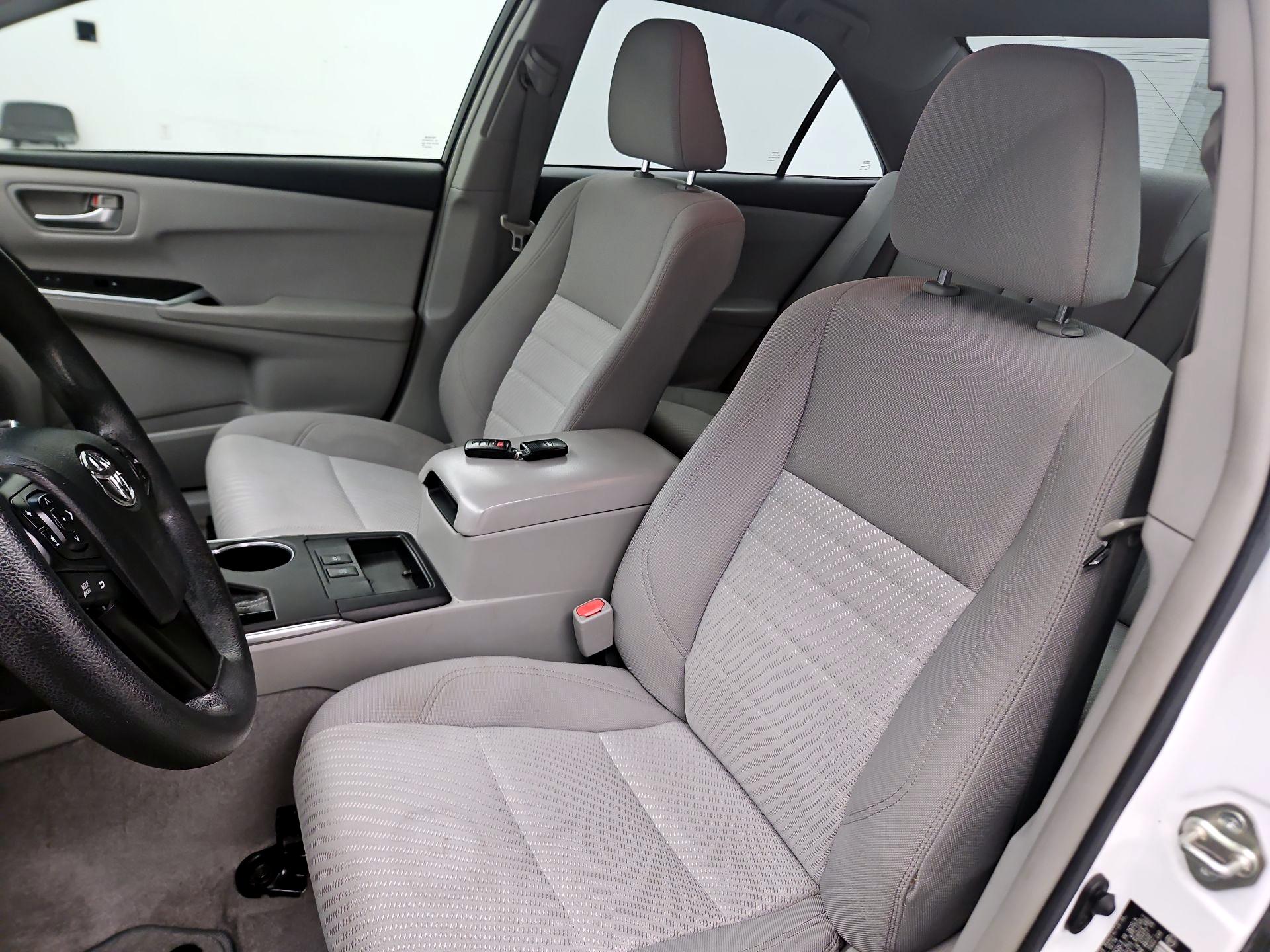 Thumbnail: 2015 Toyota Camry - 11