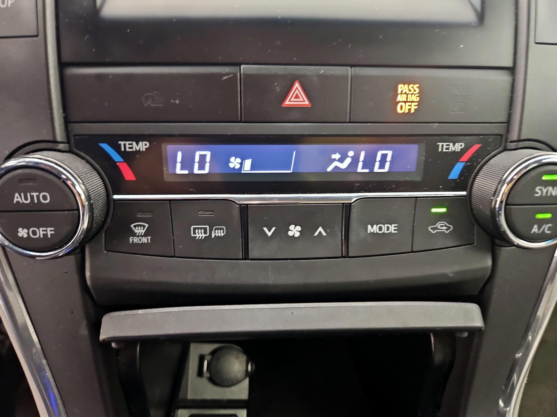 Thumbnail: 2015 Toyota Camry - 15