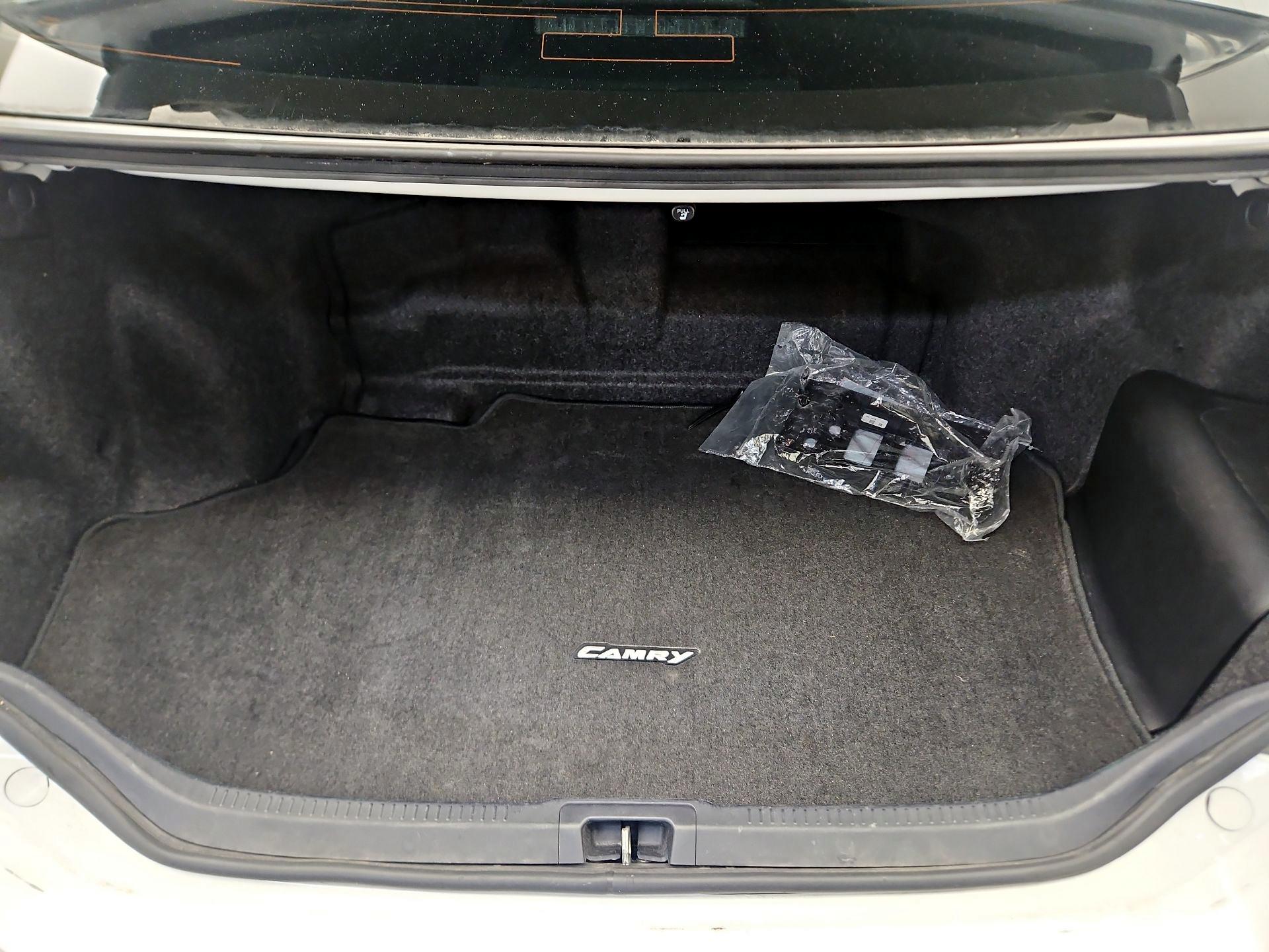 Thumbnail: 2015 Toyota Camry - 19
