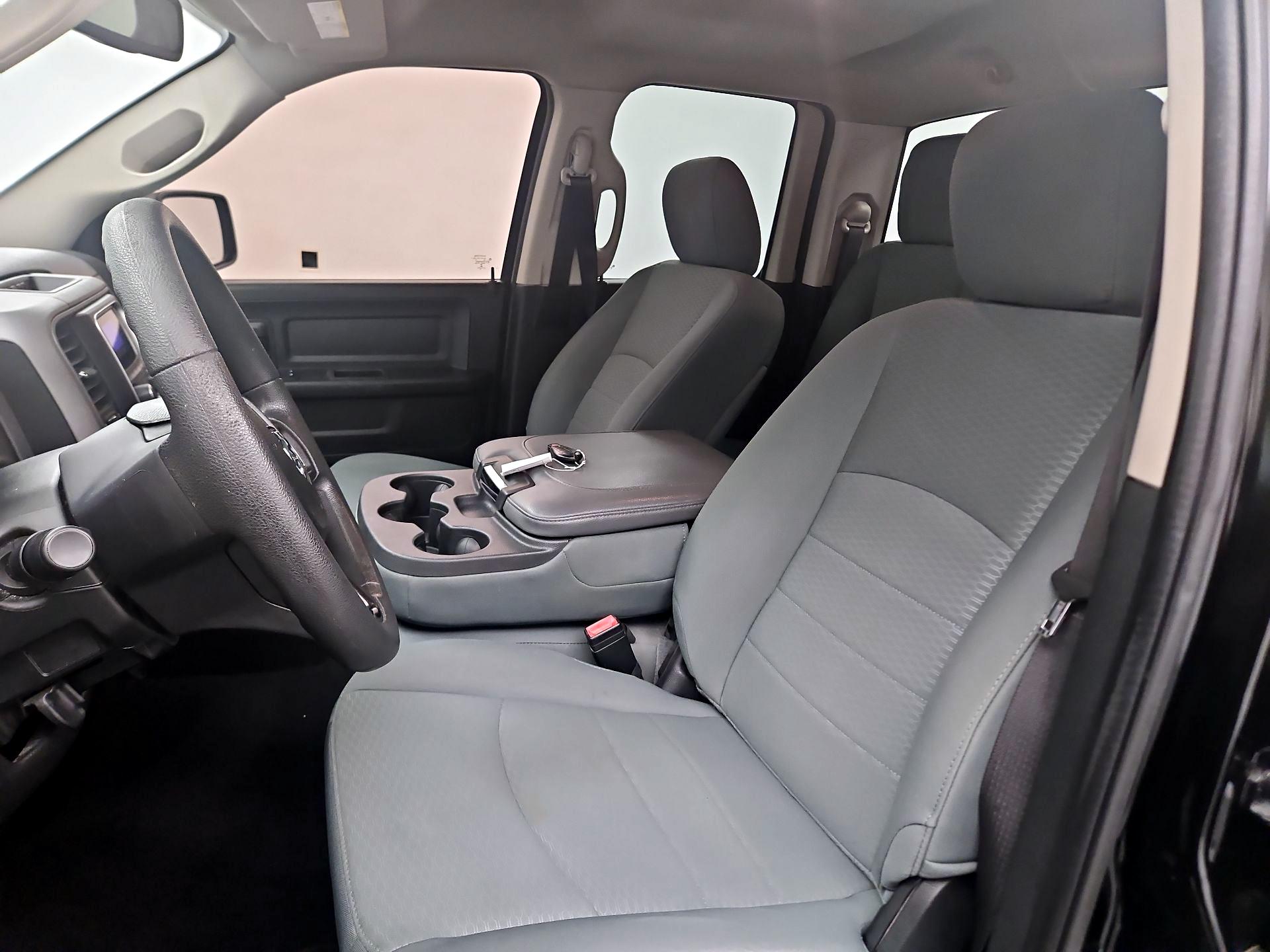 Thumbnail: 2020 RAM 1500 Classic - 11