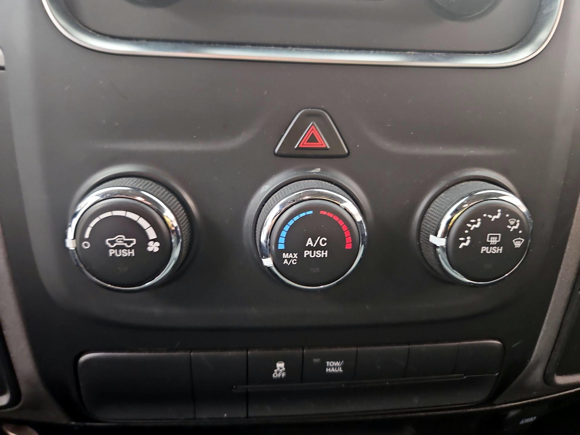 Thumbnail: 2020 RAM 1500 Classic - 15