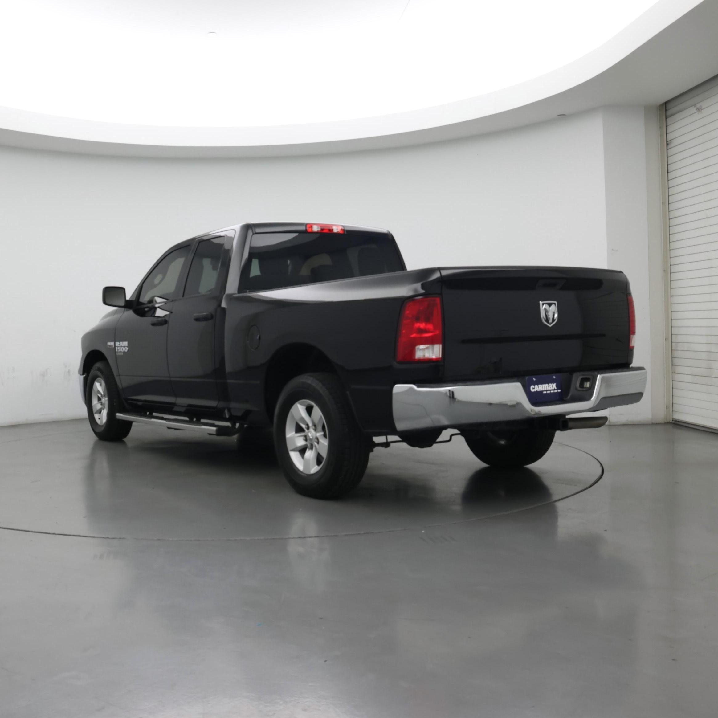 Thumbnail: 2020 RAM 1500 Classic - 2