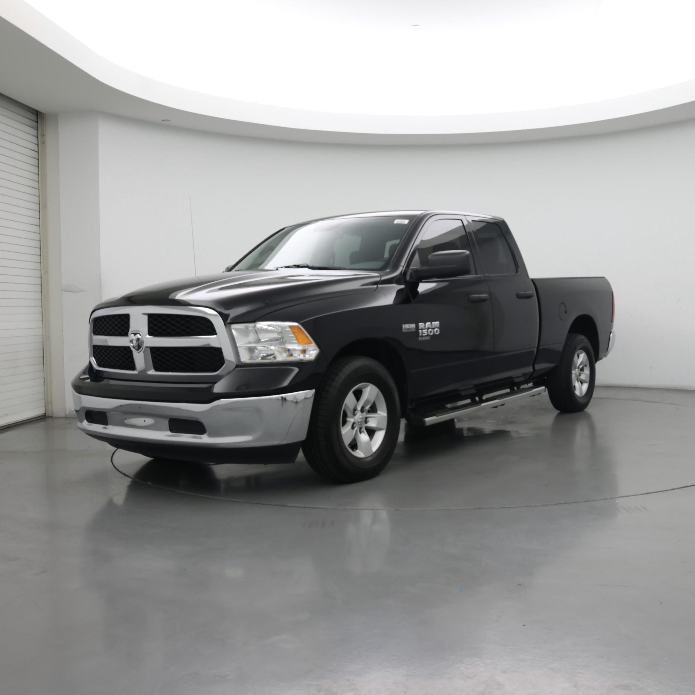Thumbnail: 2020 RAM 1500 Classic - 4