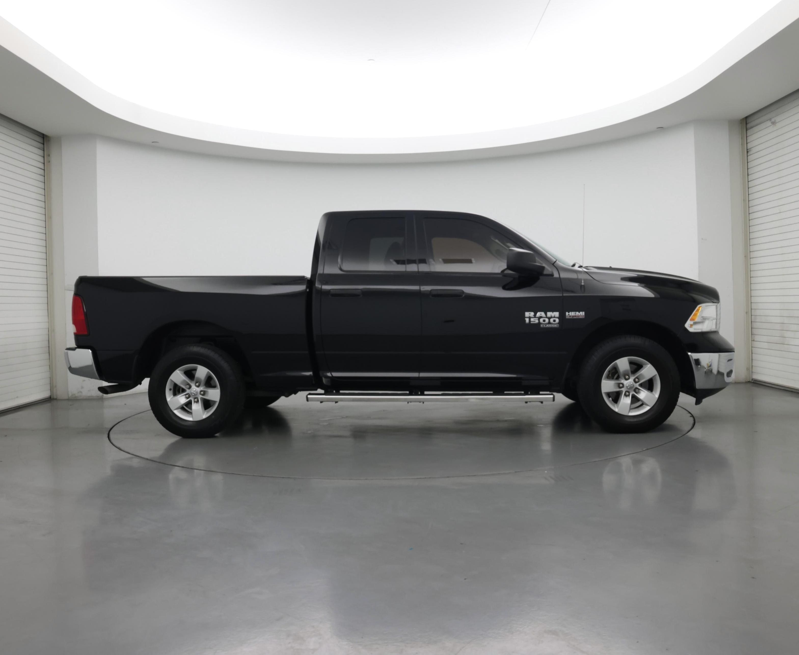 Thumbnail: 2020 RAM 1500 Classic - 7