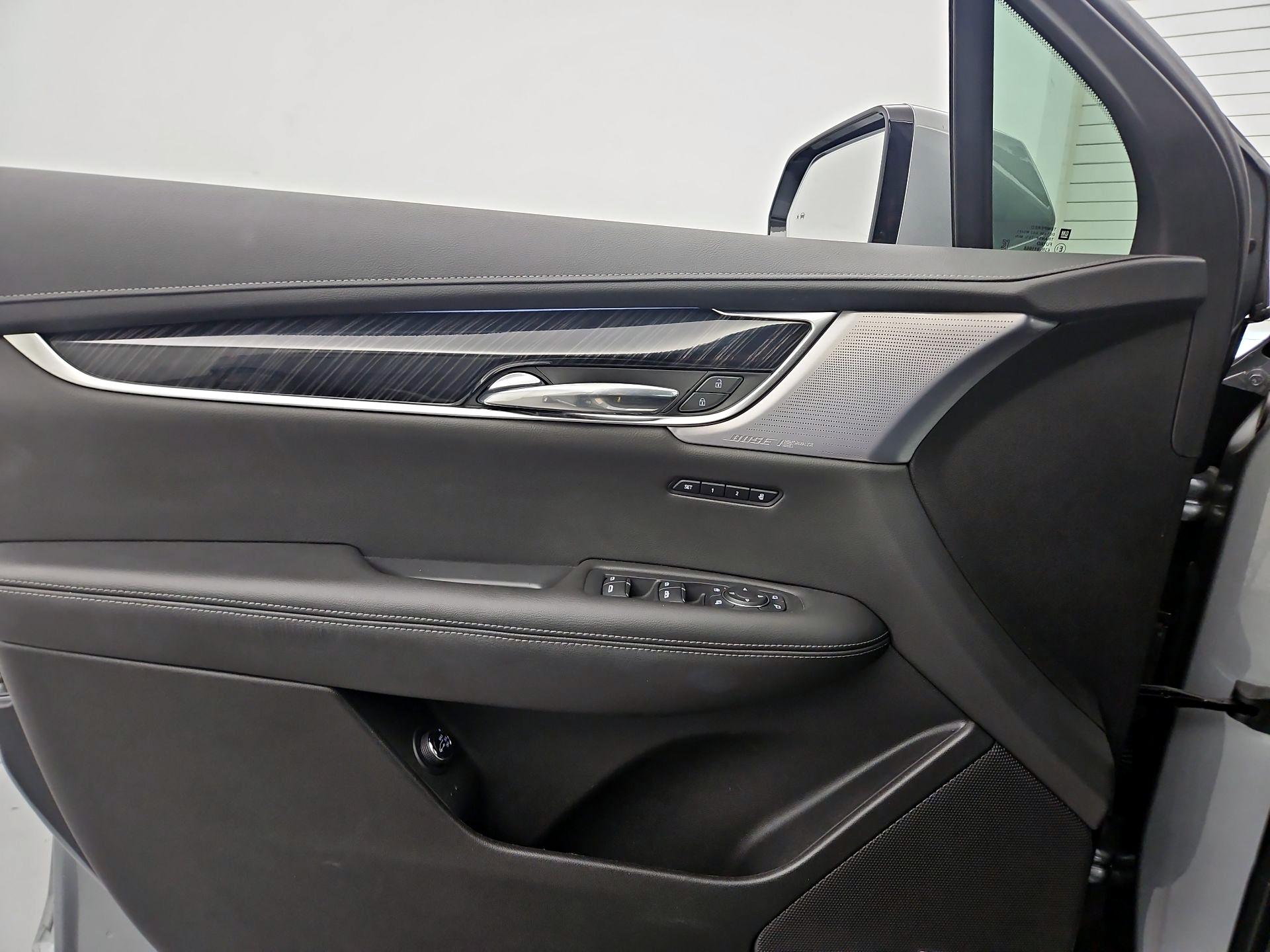 Thumbnail: 2024 Cadillac XT6 - 12